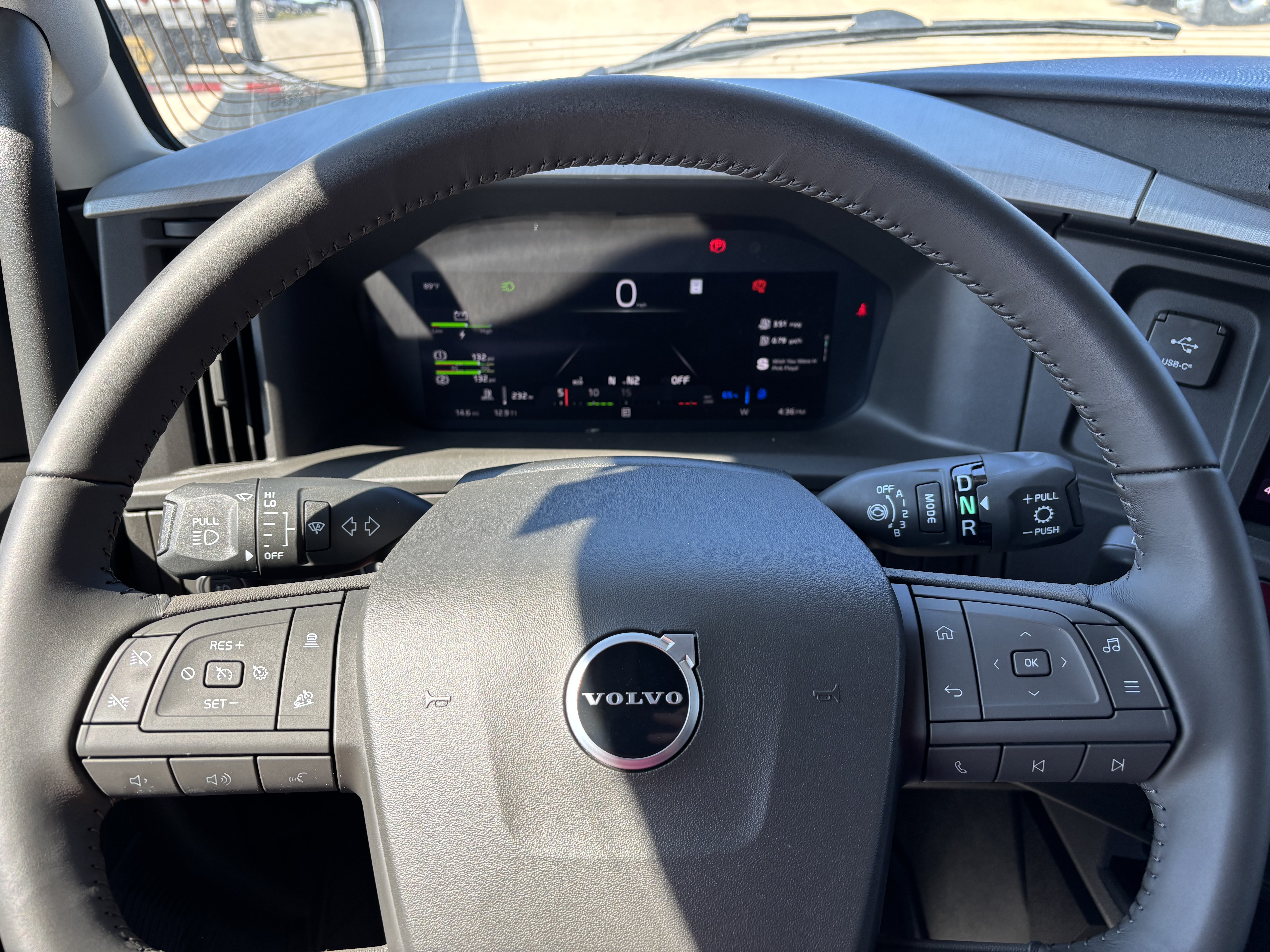 2026 Volvo - image 7