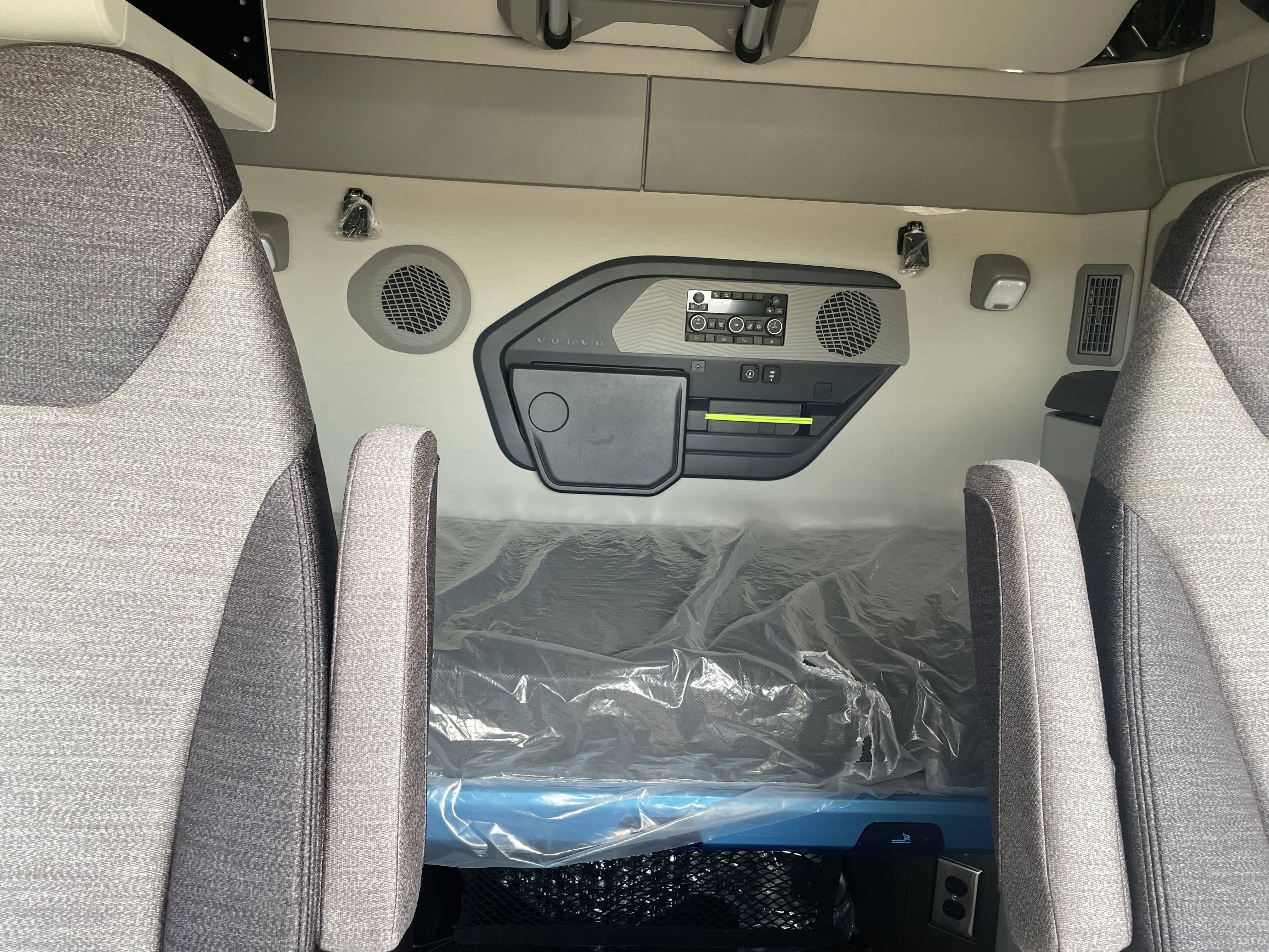 2026 Volvo - image 19