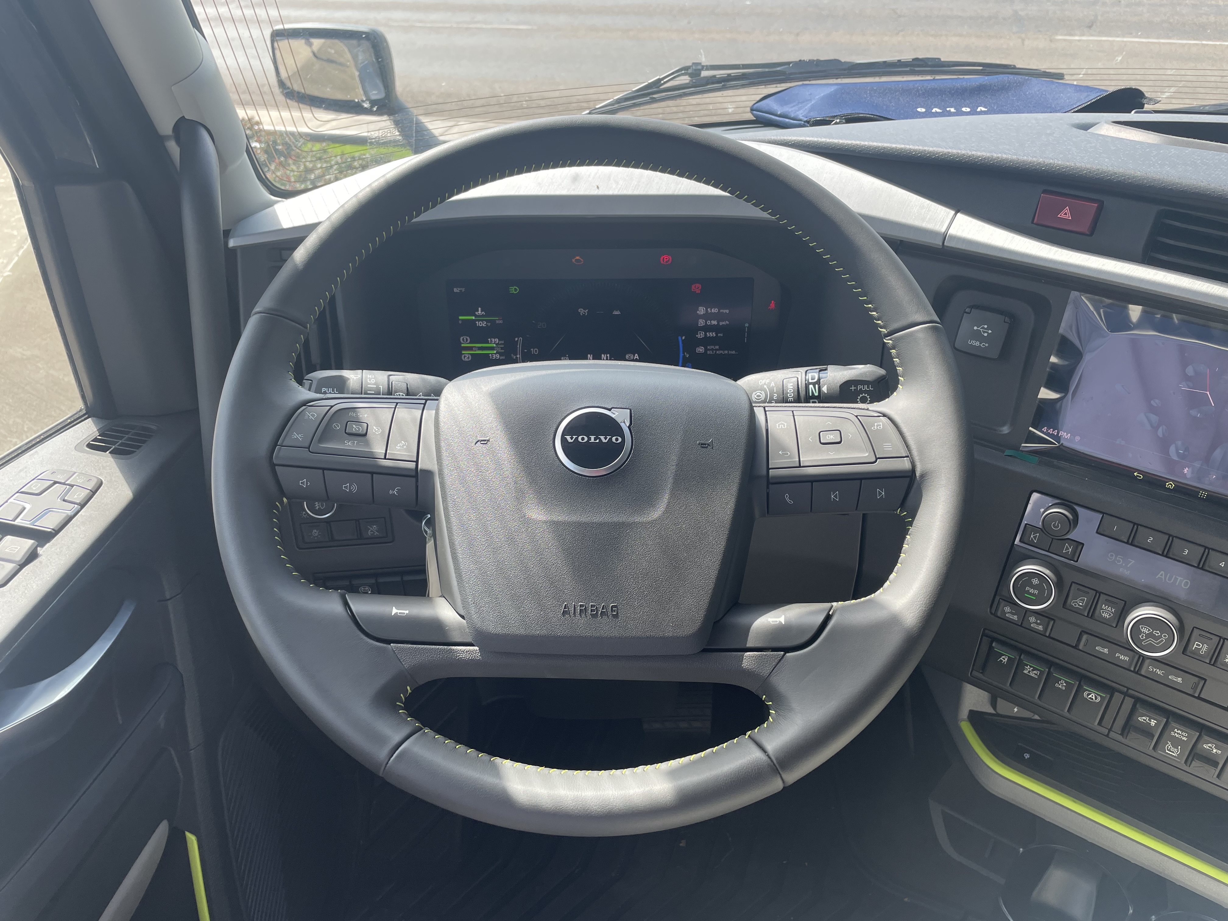 2026 Volvo - image 11