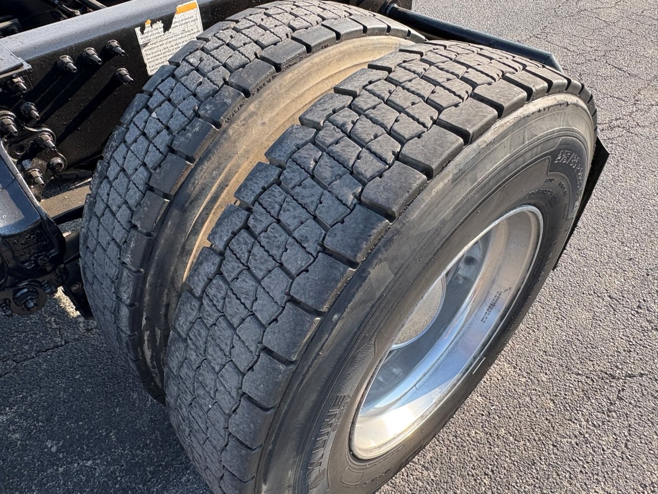 2016 Mack Pinnacle - image 15