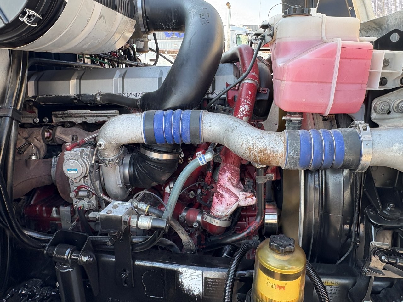 2016 Mack Pinnacle - image 11