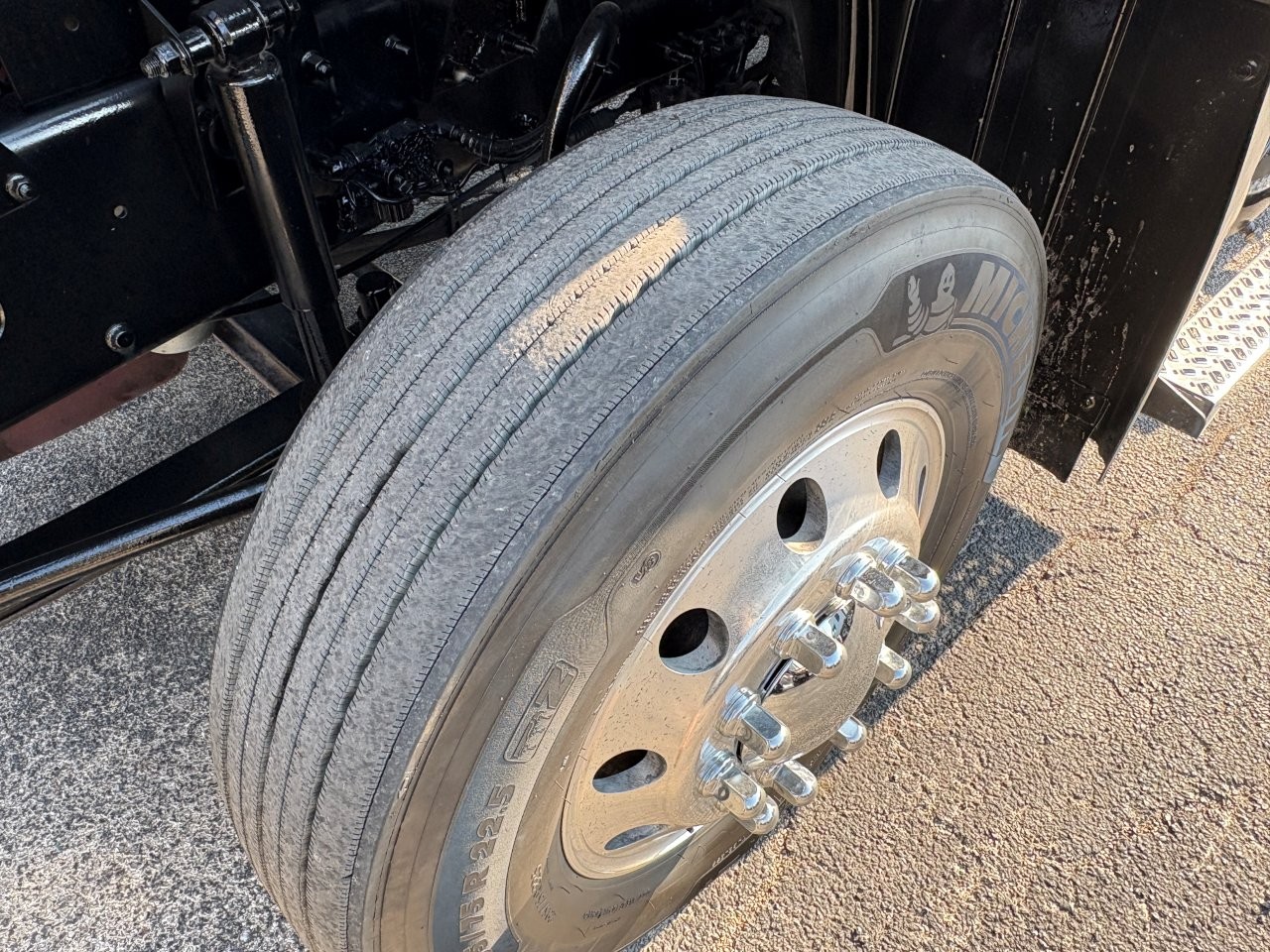 2016 Mack Pinnacle - image 18