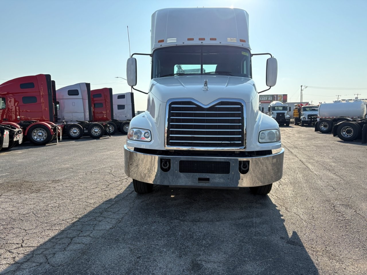 2016 Mack Pinnacle - image 2
