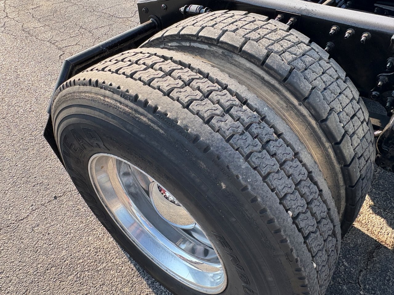 2016 Mack Pinnacle - image 14