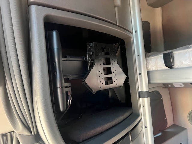 2023 Volvo - image 16