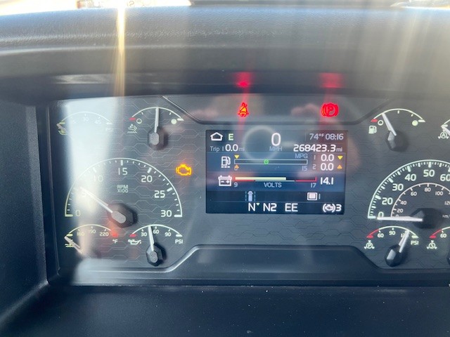 2023 Volvo - image 11