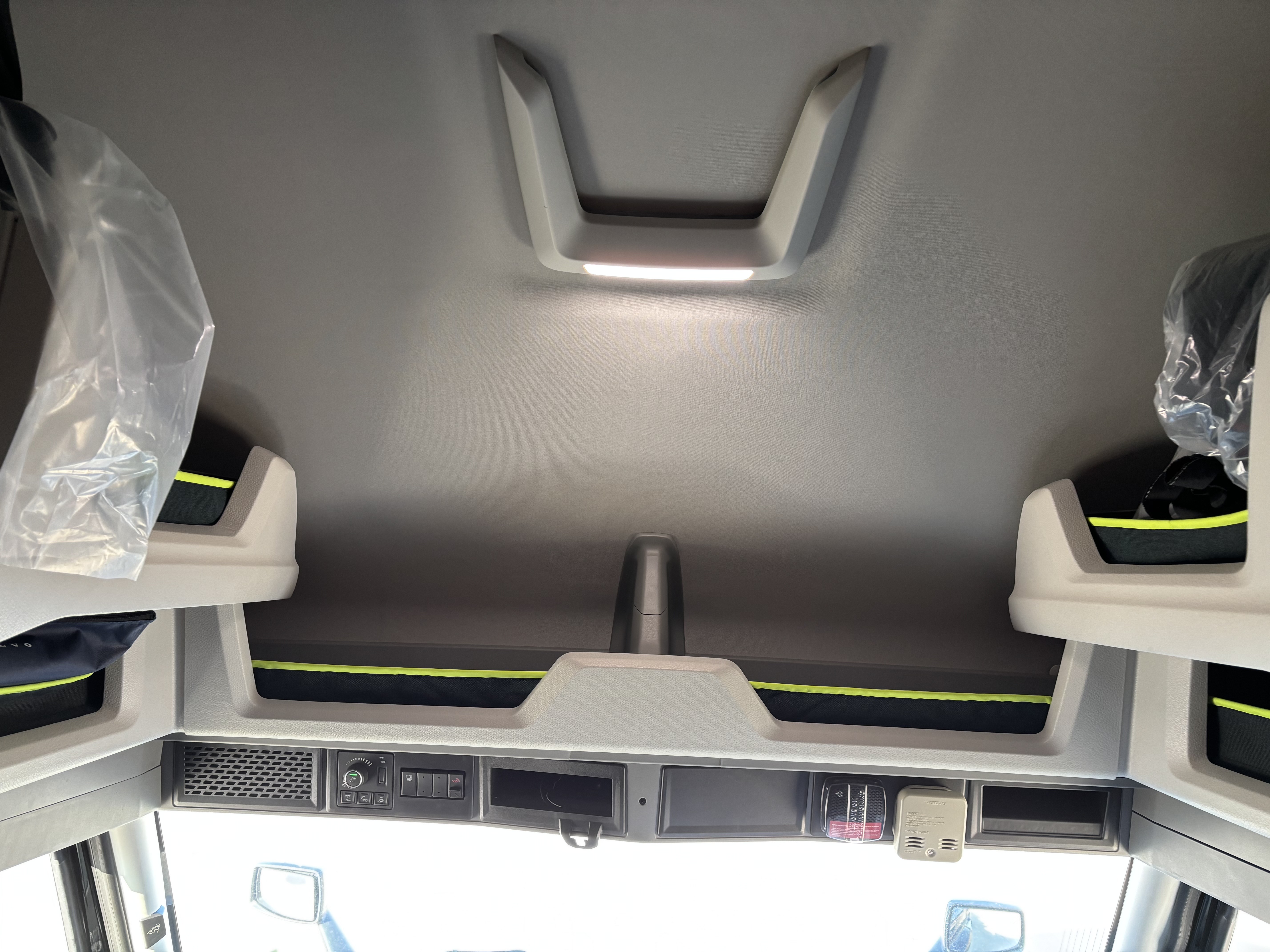 2026 Volvo - image 21