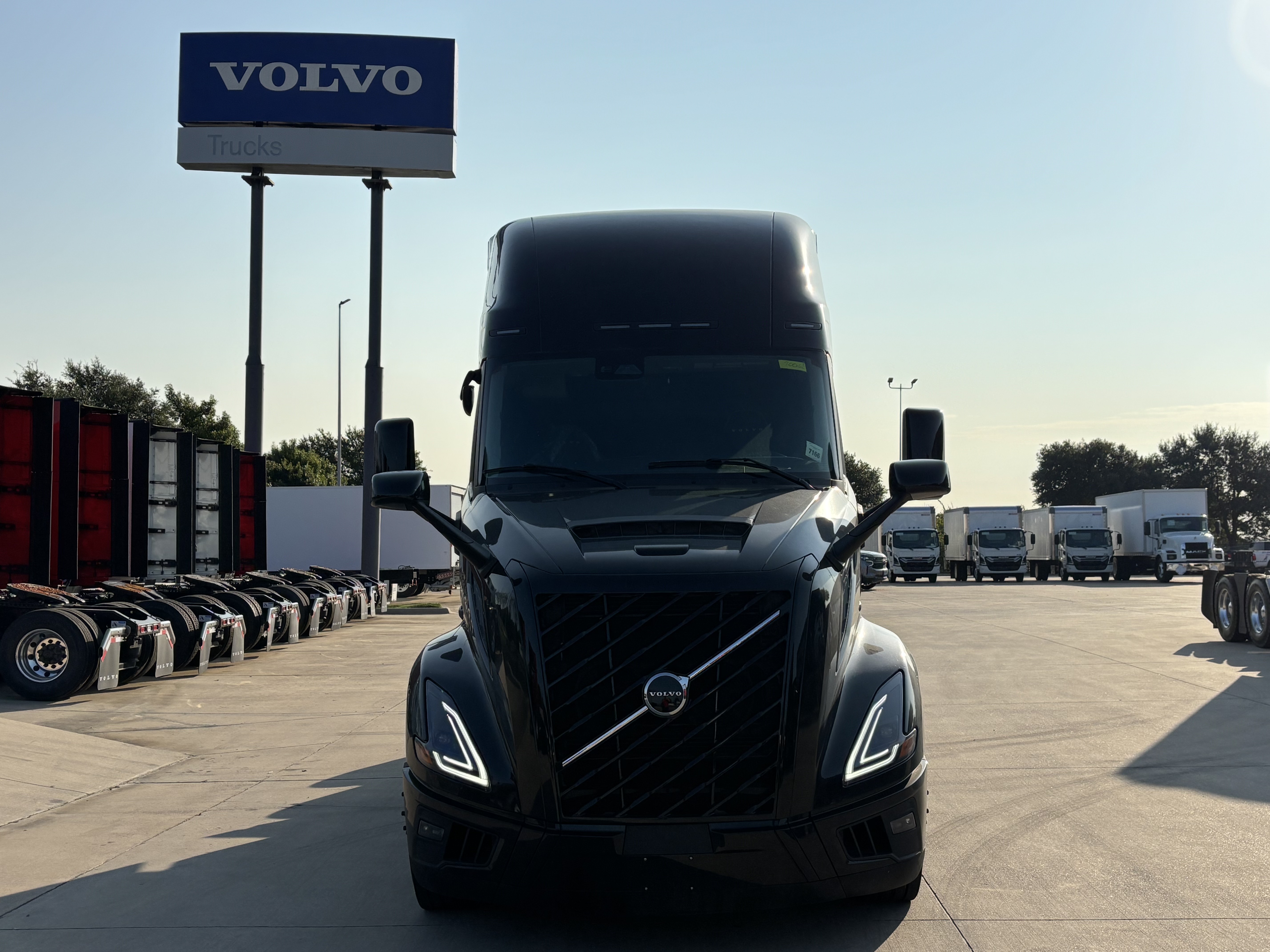 2026 Volvo - image 6