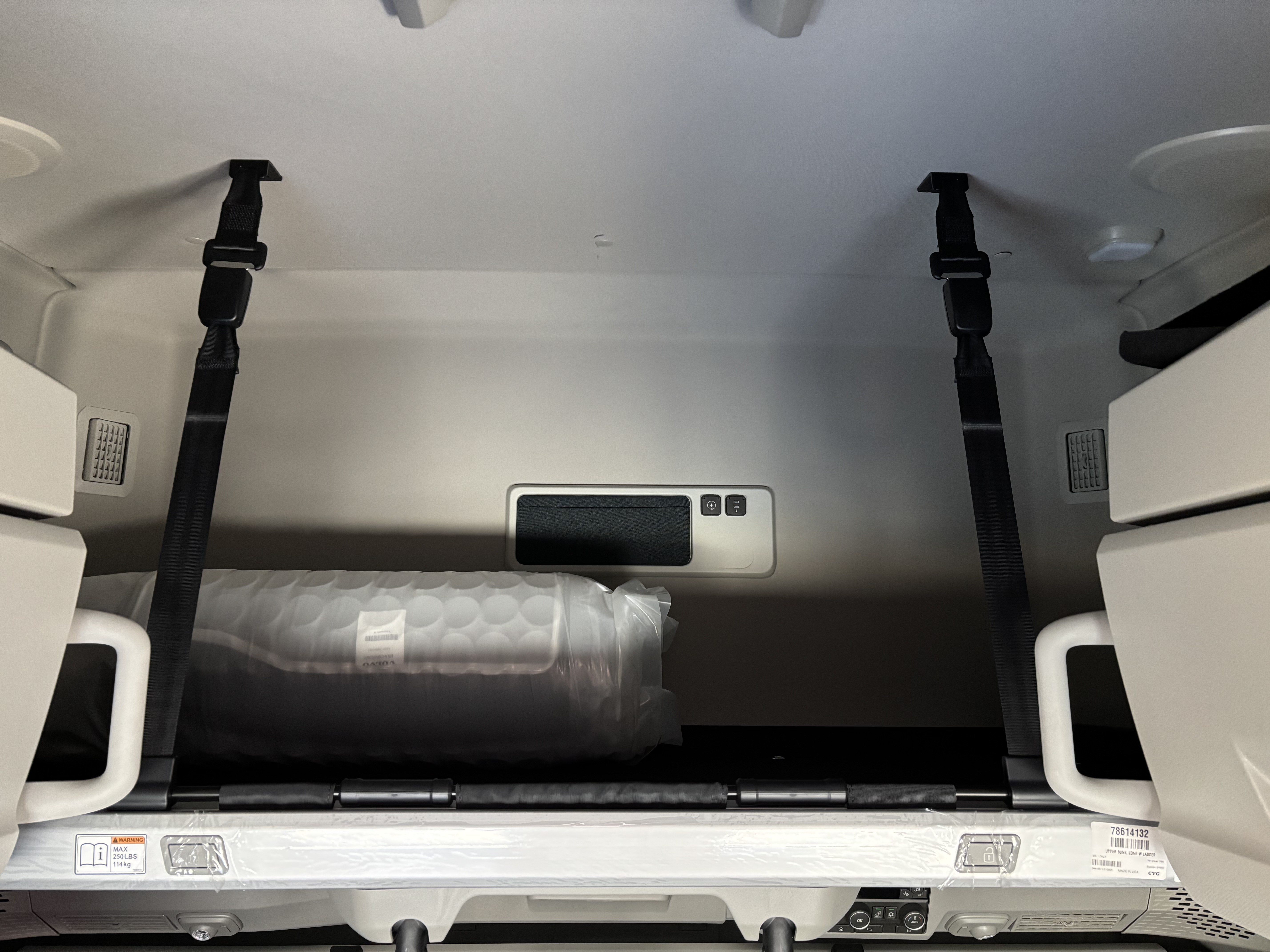 2026 Volvo - image 17