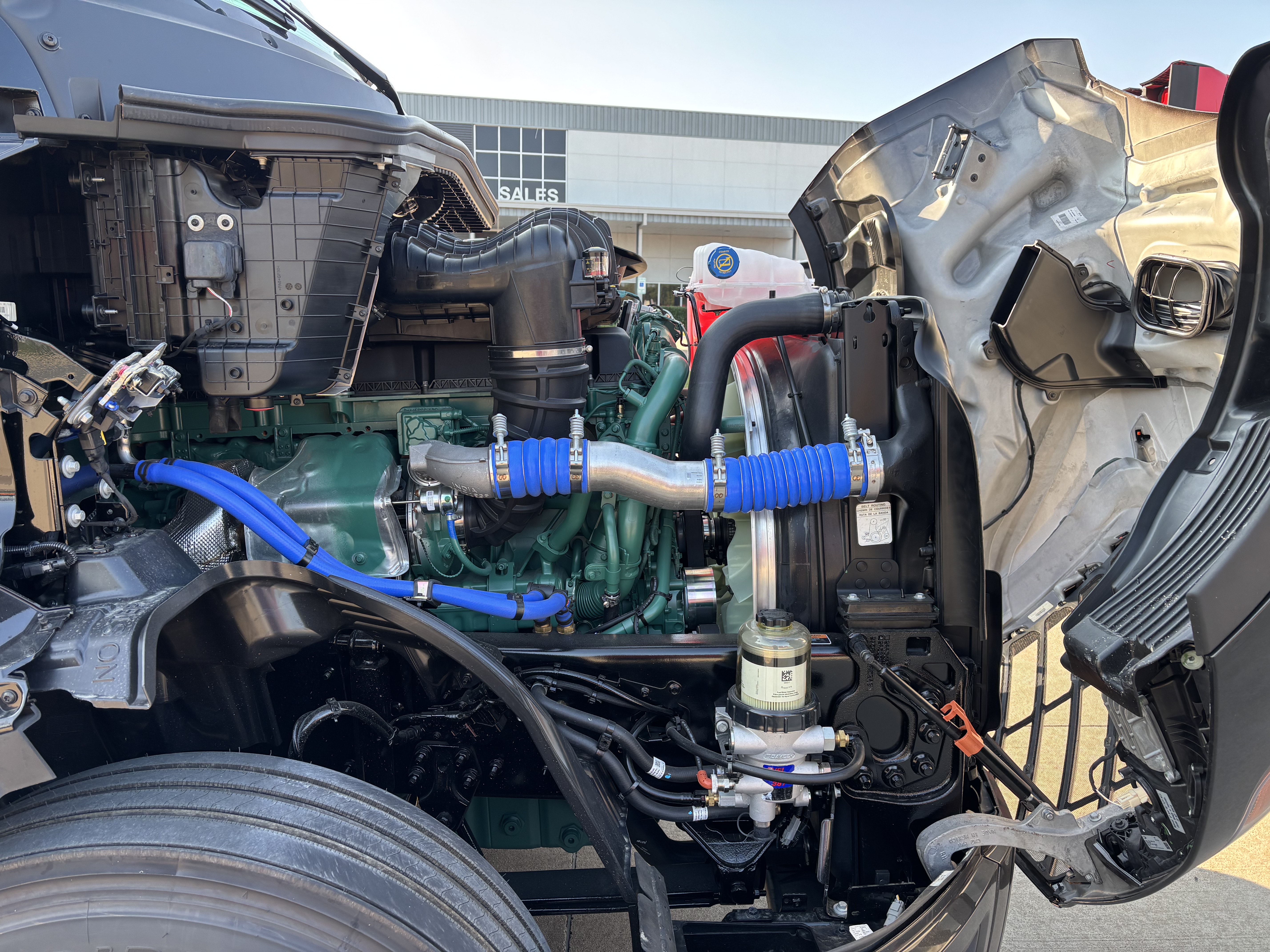 2026 Volvo - image 25