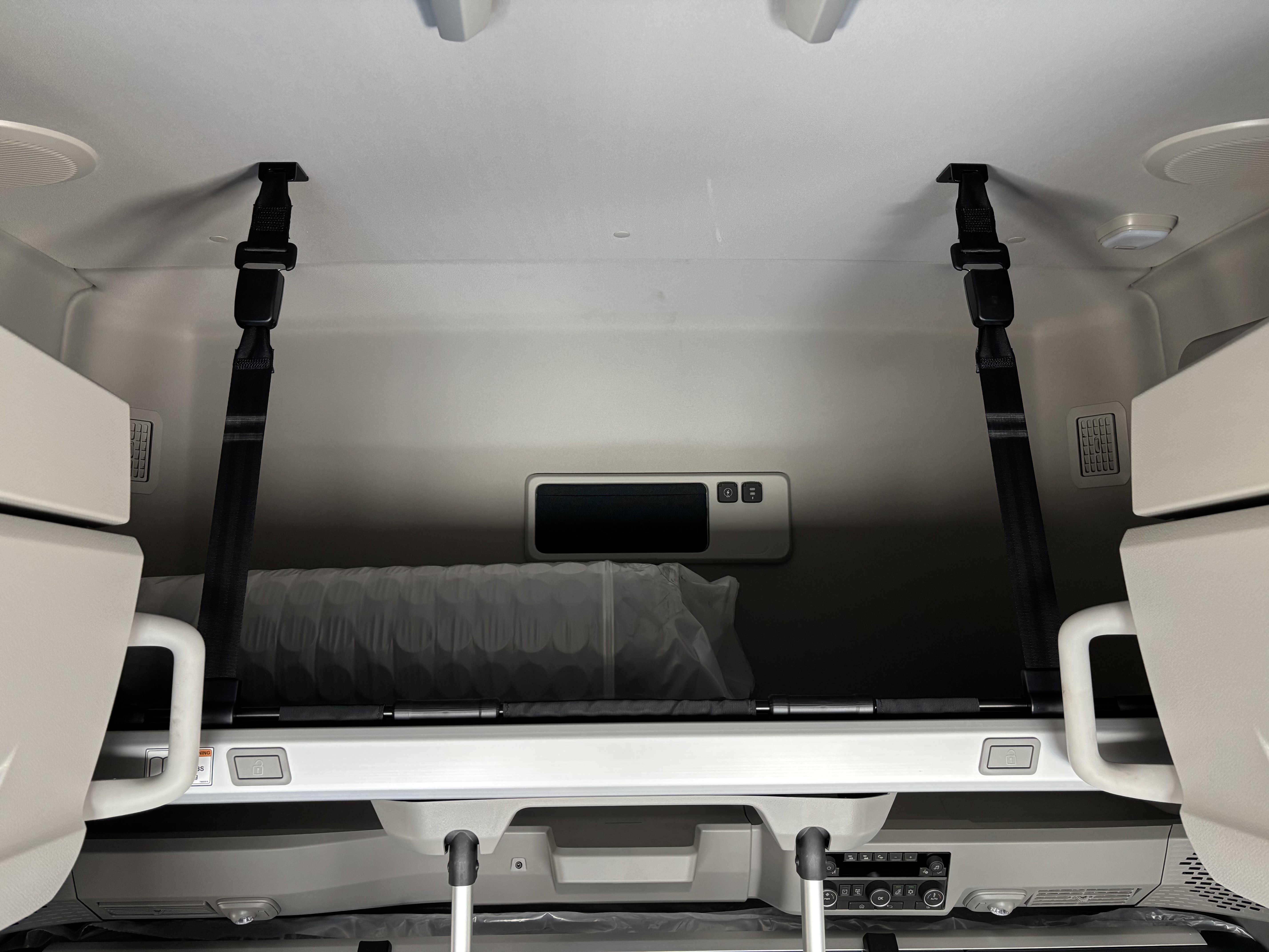 2026 Volvo - image 11