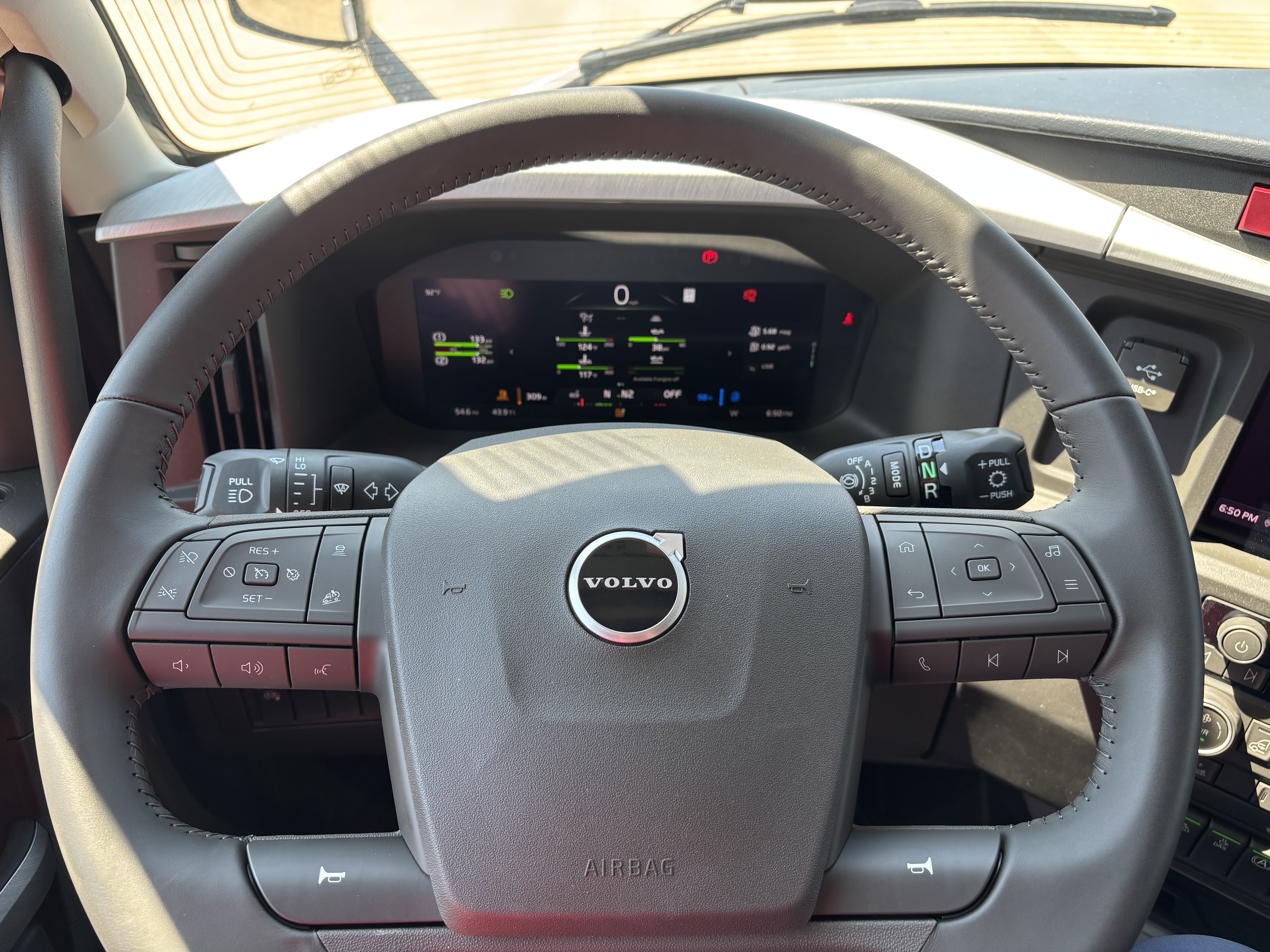 2026 Volvo - image 7