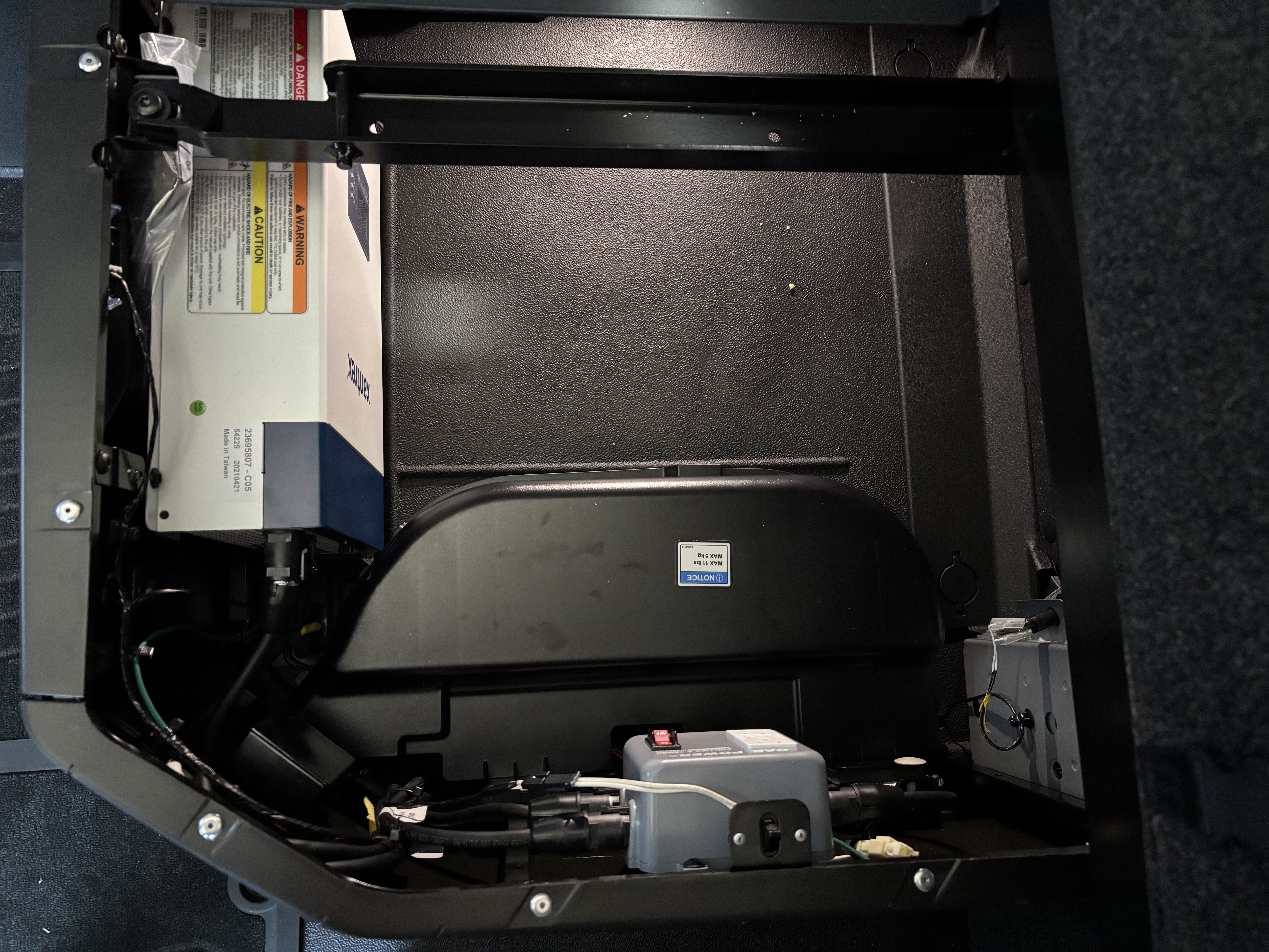 2026 Volvo - image 13