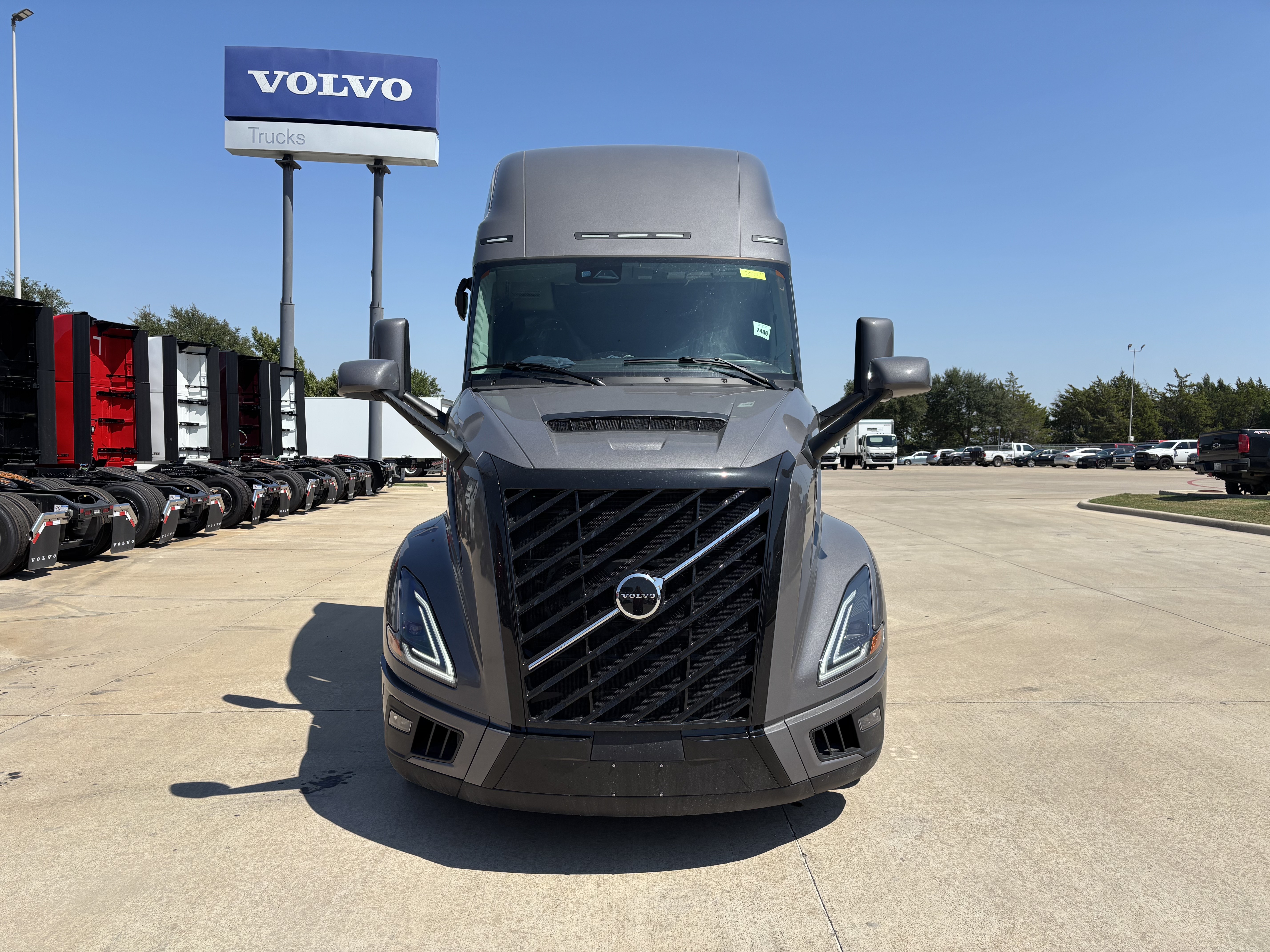 2026 Volvo - image 5