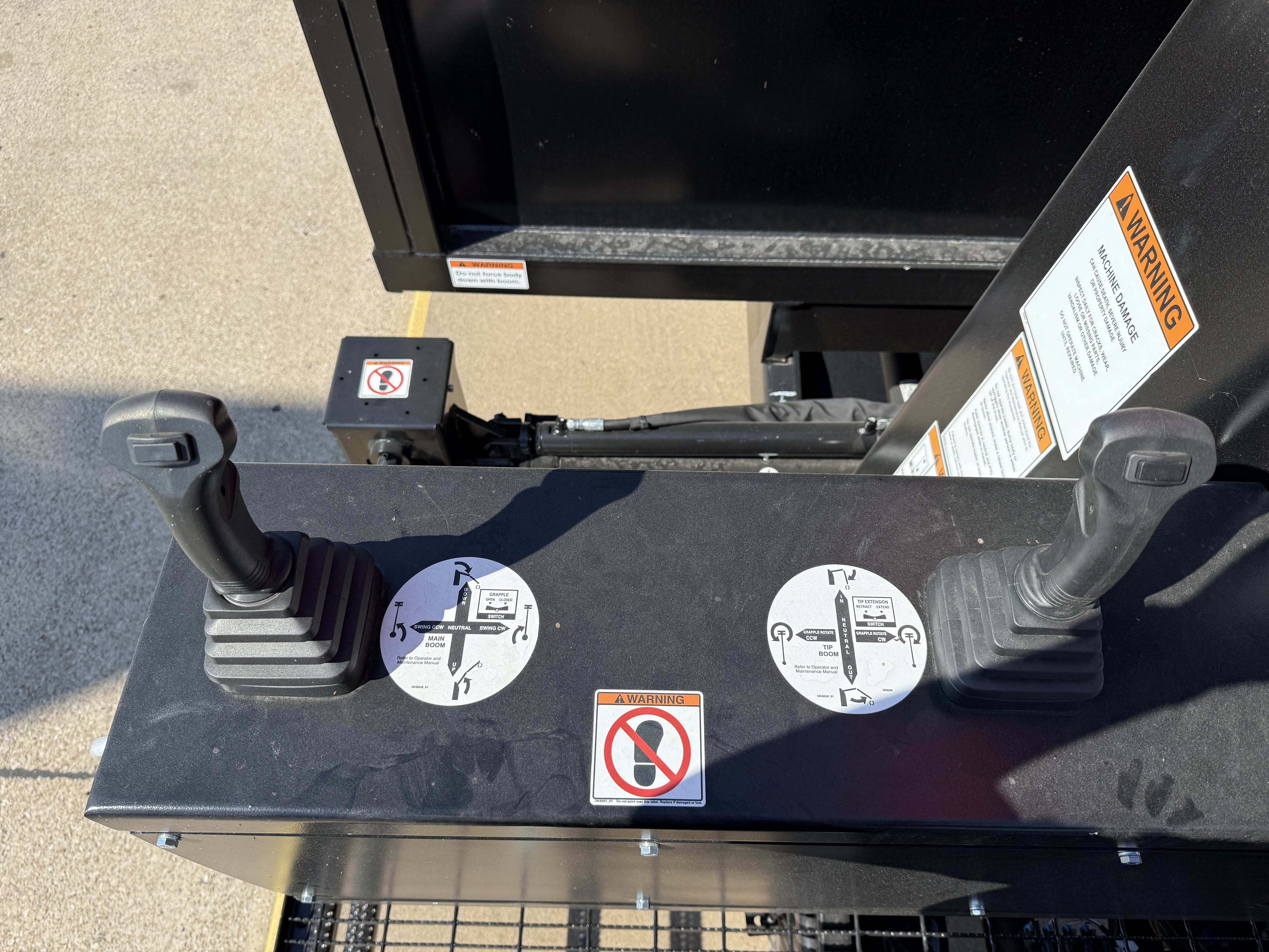 2025 Mack - image 12