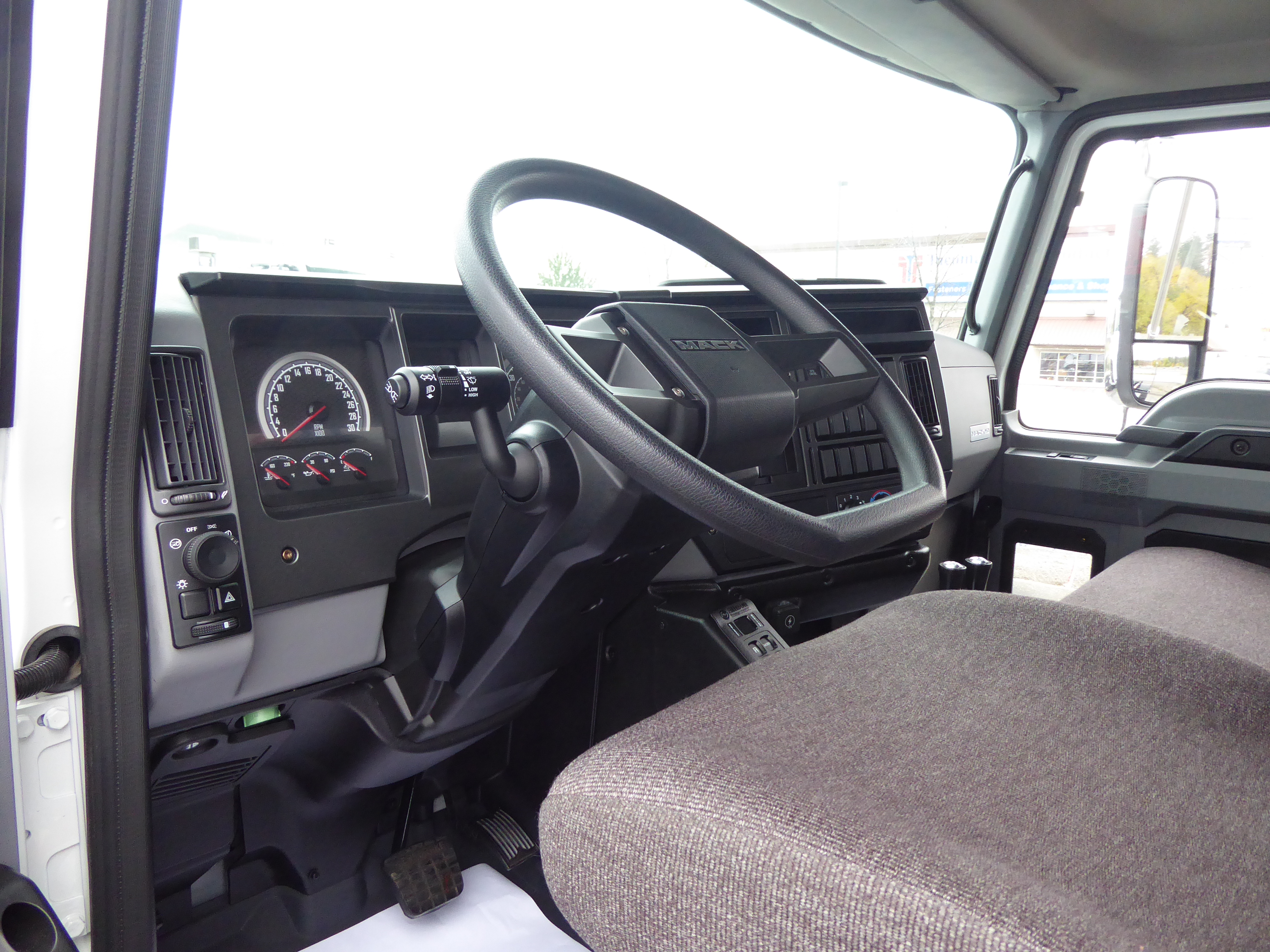 2025 Mack - image 8