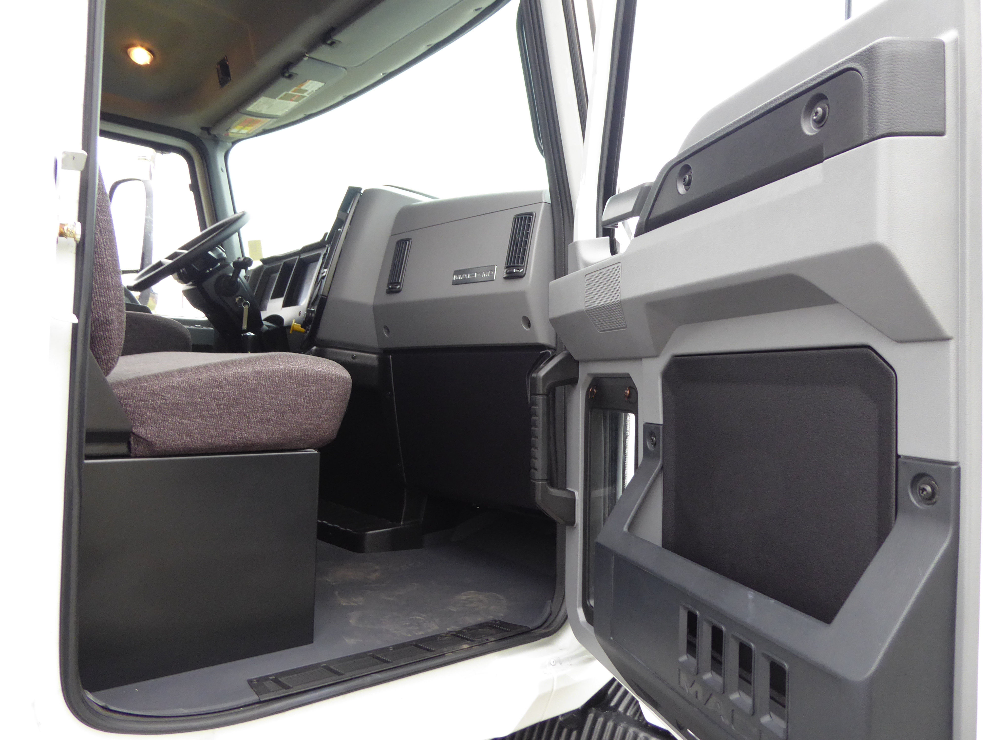 2025 Mack - image 24