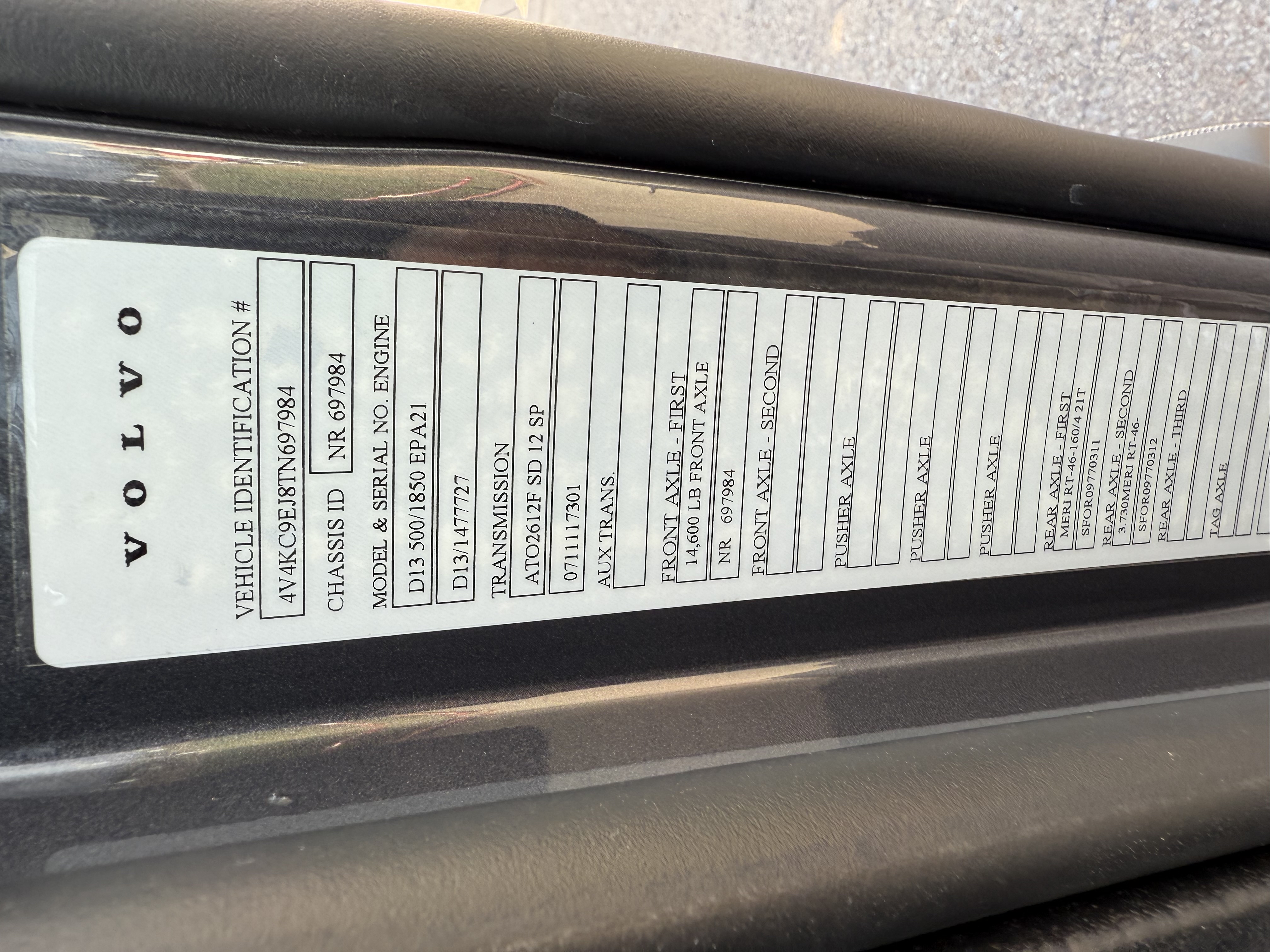 2026 Volvo - image 10