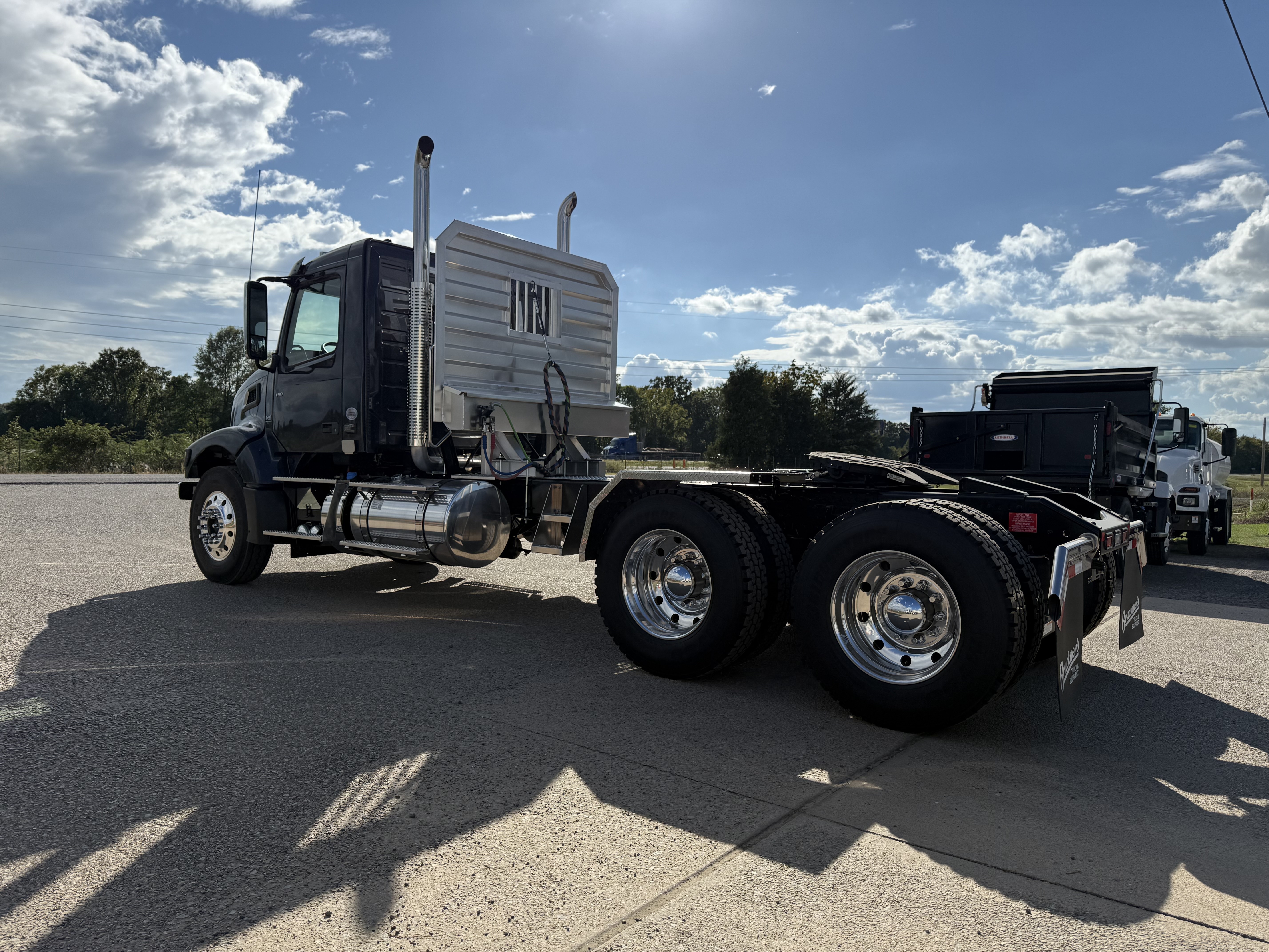 2026 Volvo - image 2