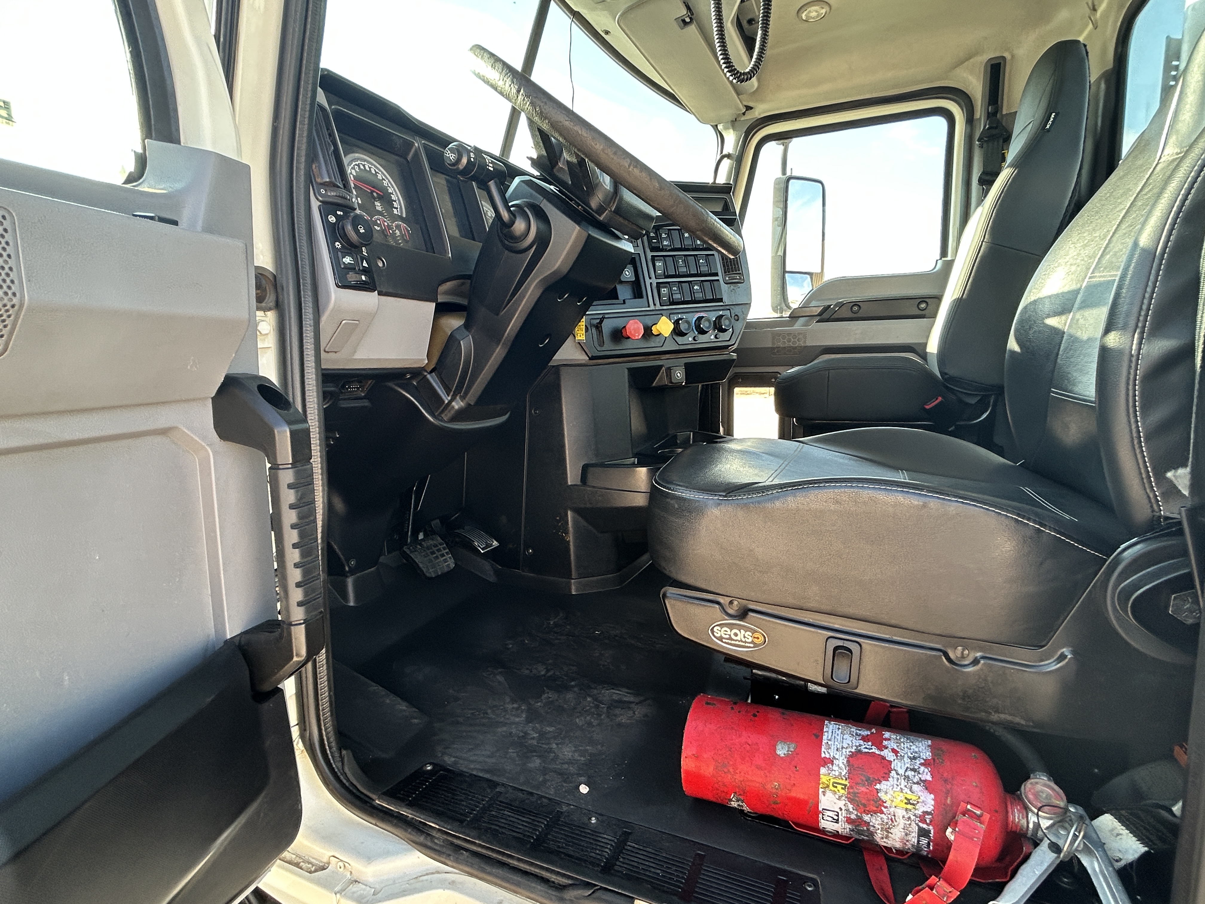 2019 Mack - image 27