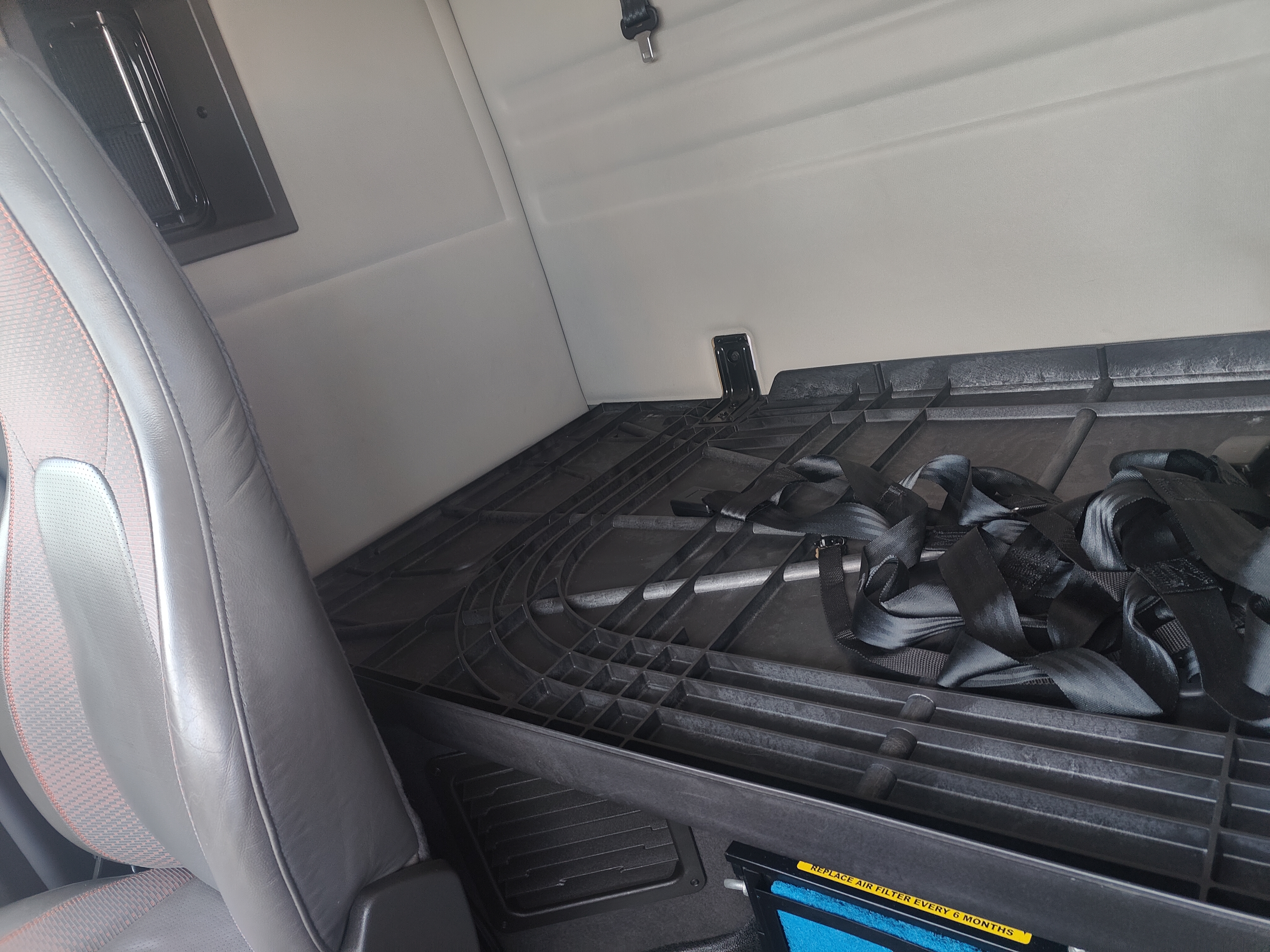 2021 Volvo - image 11