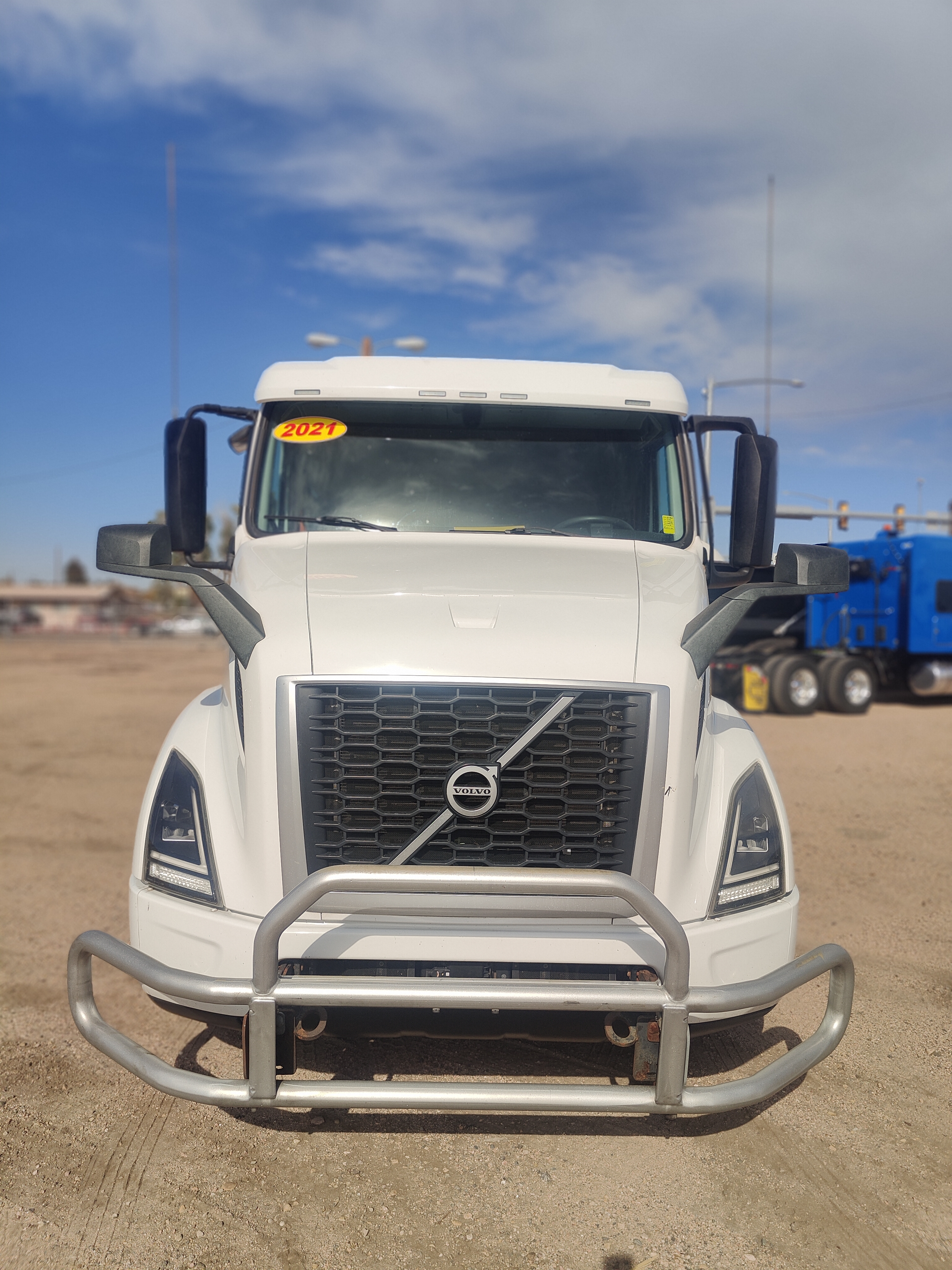 2021 Volvo - image 24