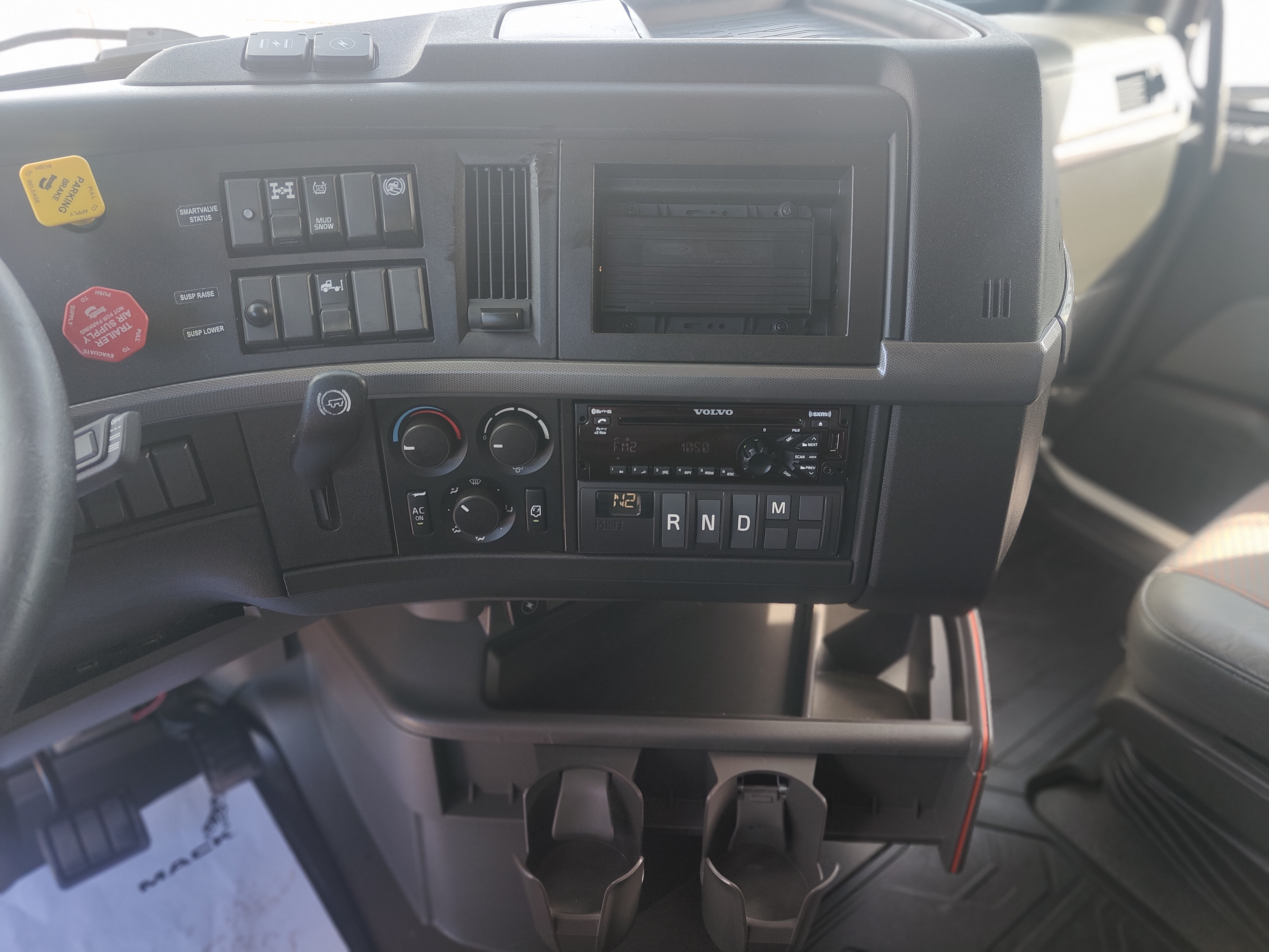 2021 Volvo - image 10