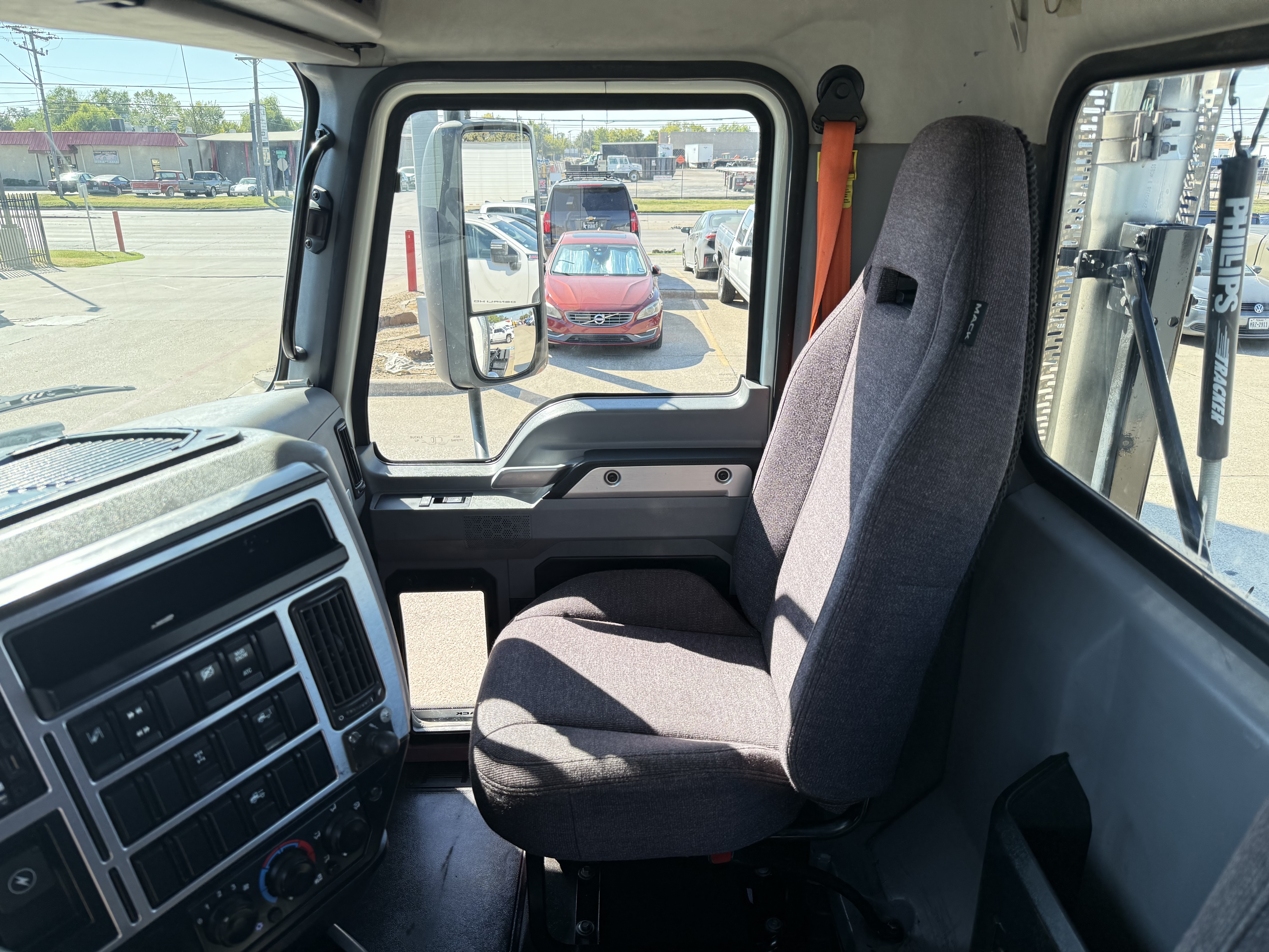 2020 Mack - image 21