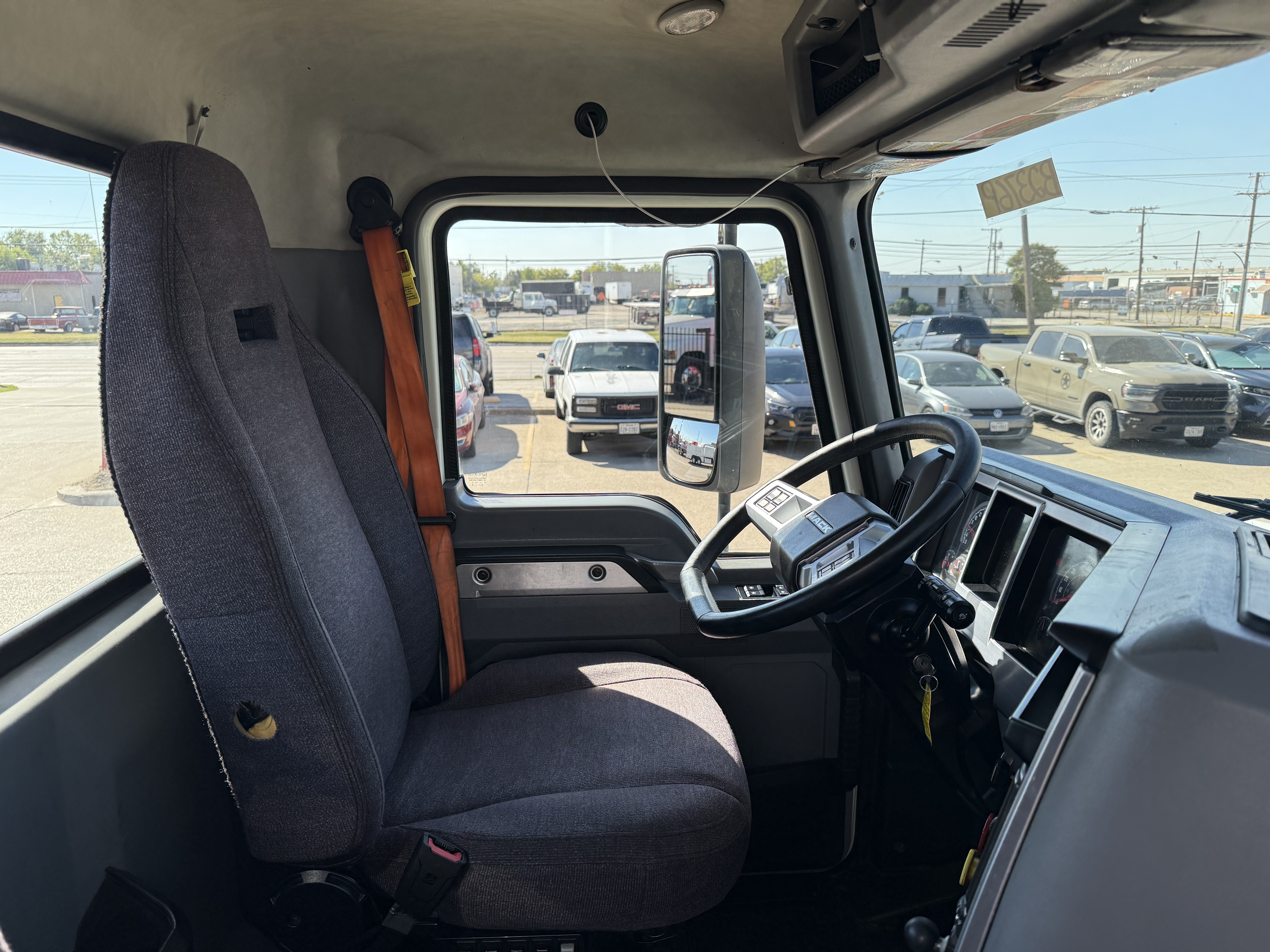 2020 Mack - image 18