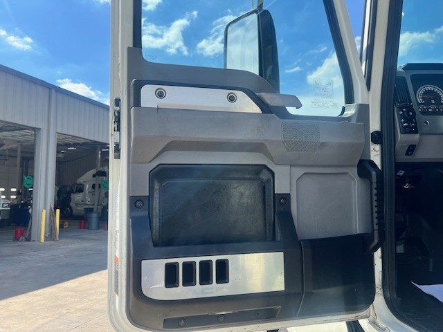 2020 Mack - image 12