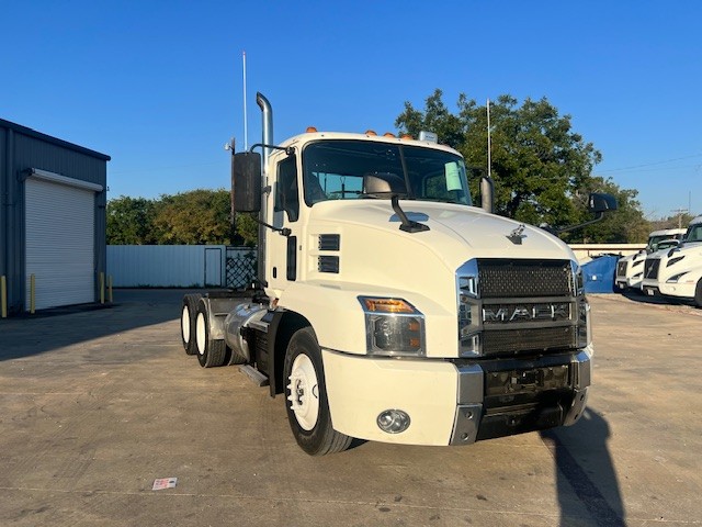 2020 Mack - image 3