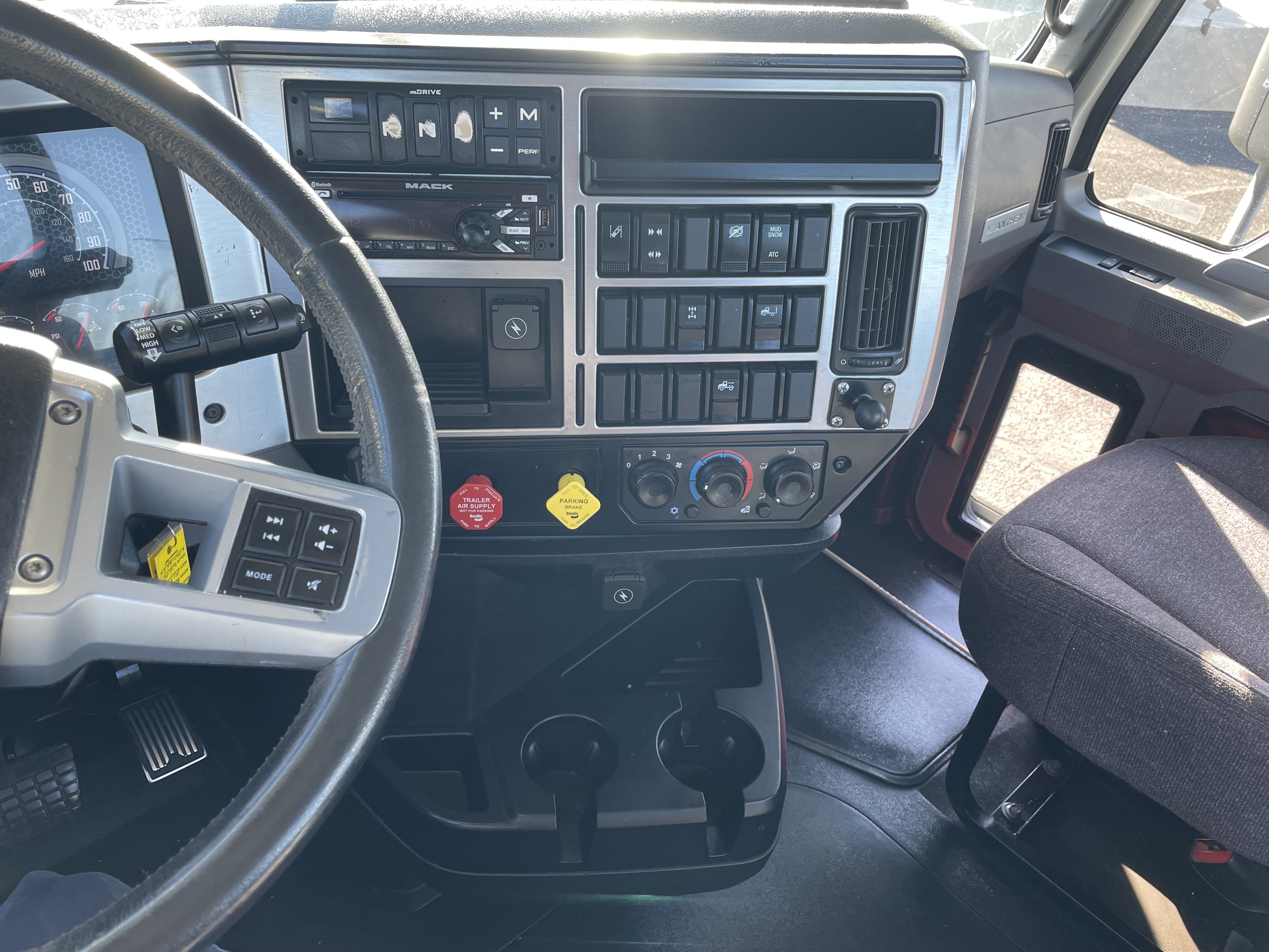 2020 Mack - image 13