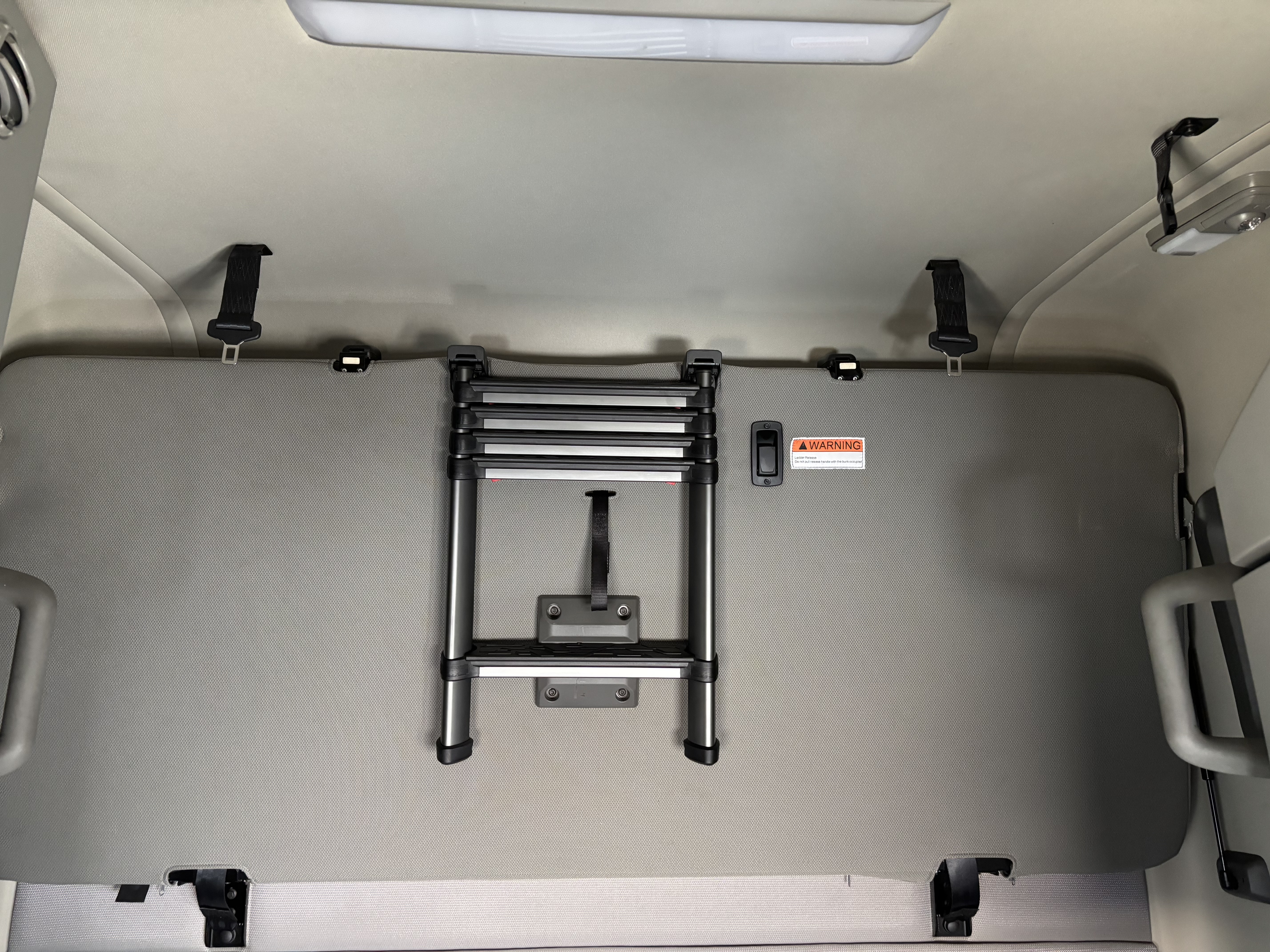 2023 Volvo - image 25