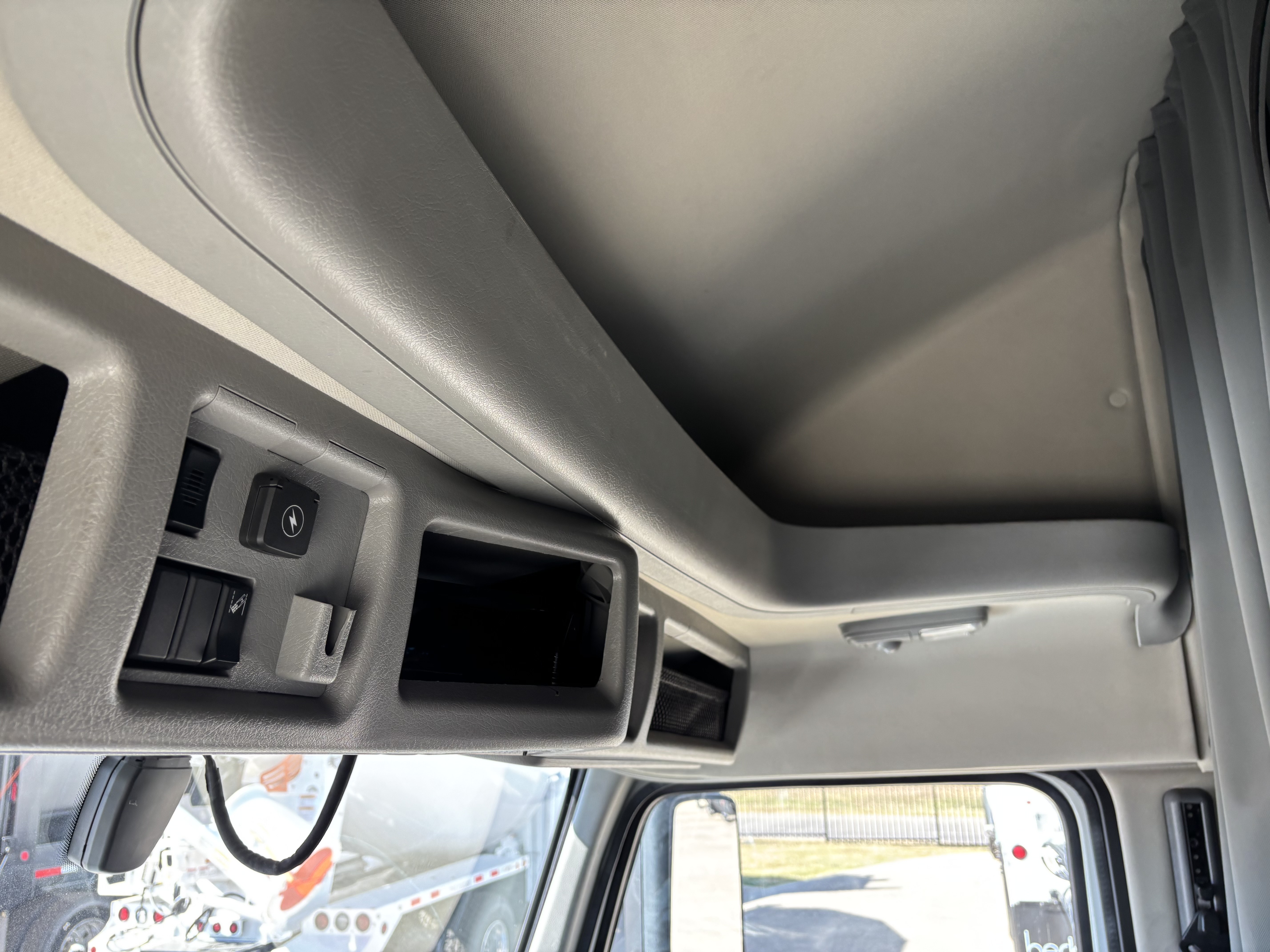 2023 Volvo - image 22