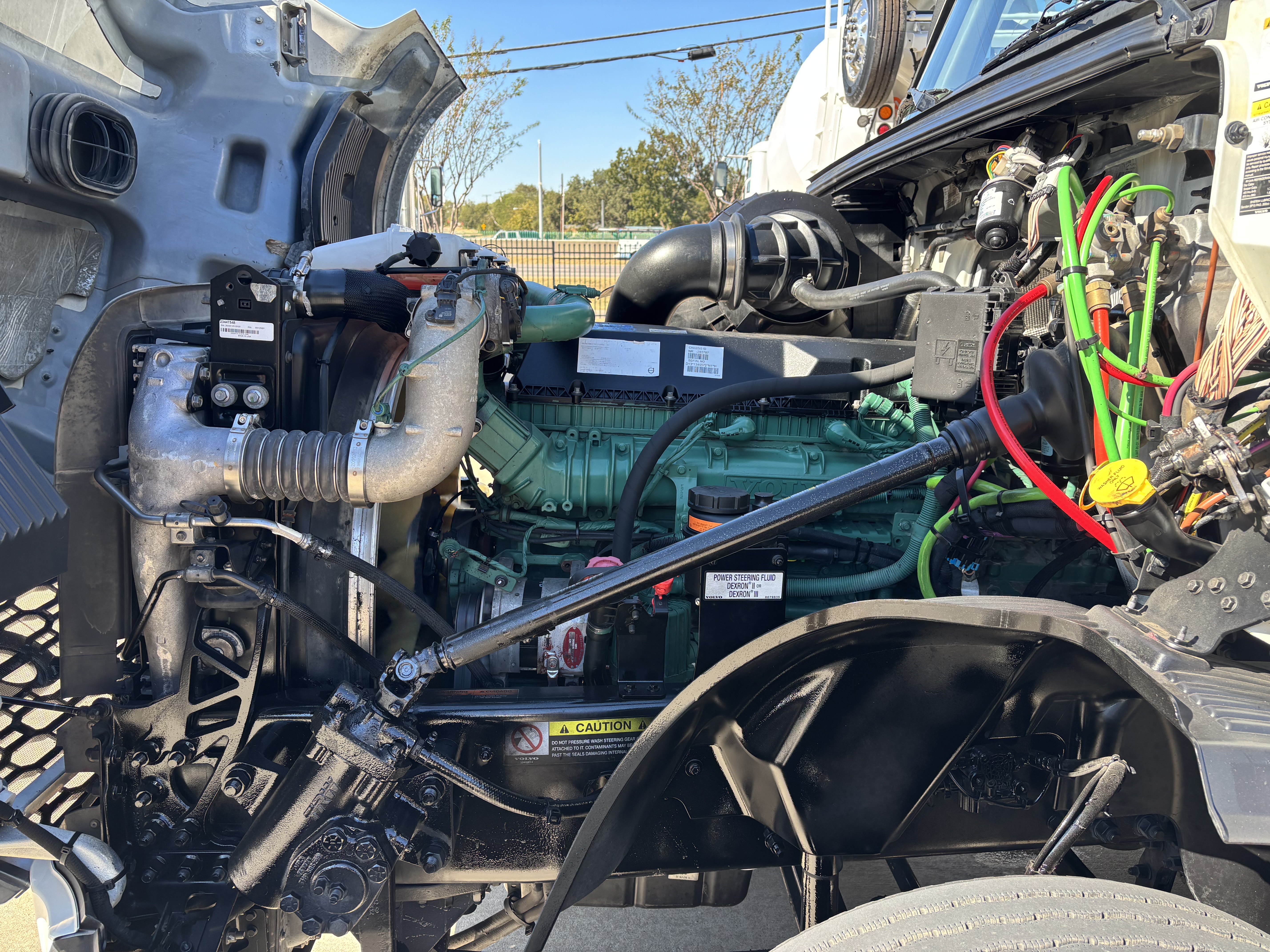 2023 Volvo - image 9