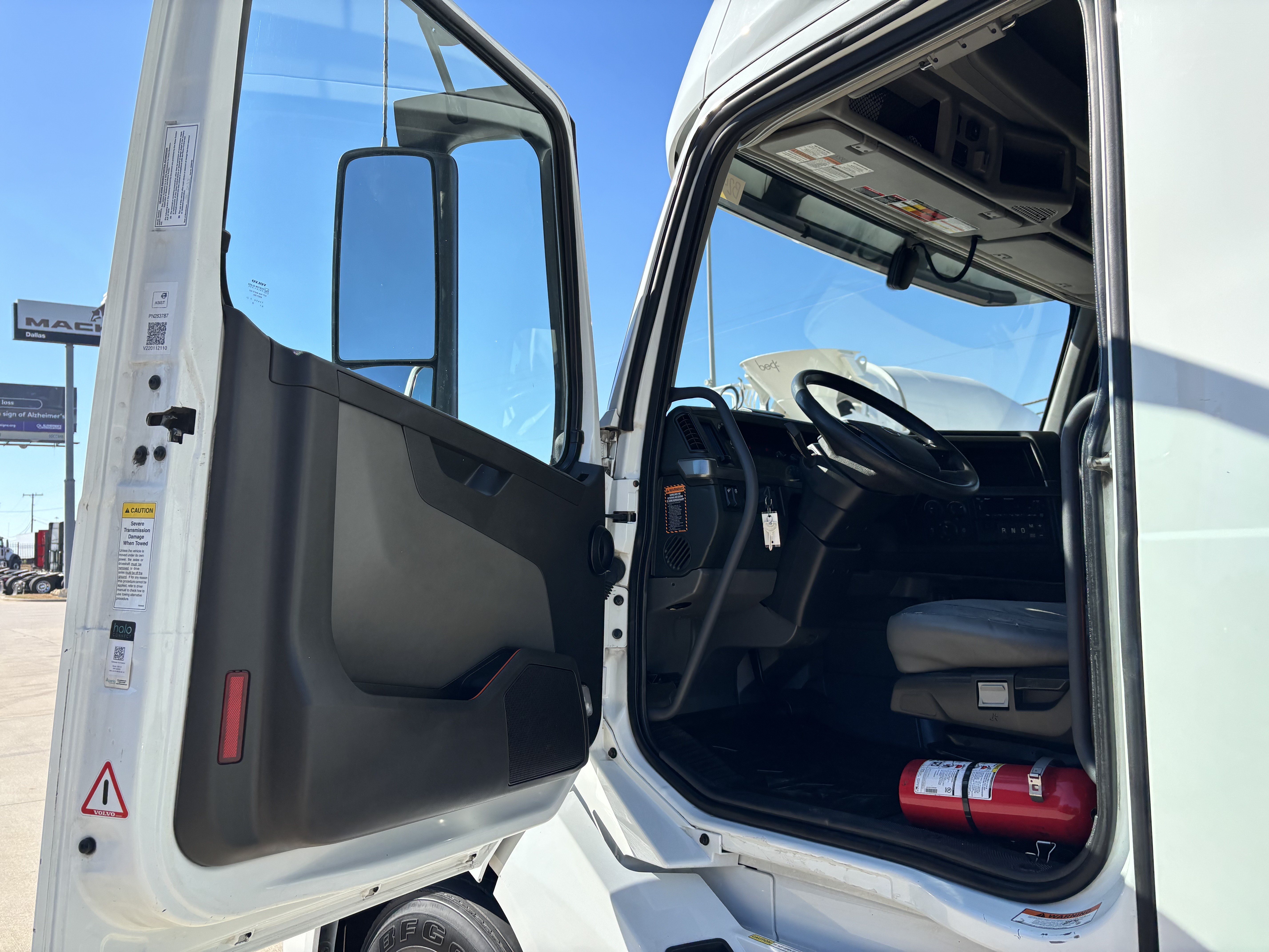 2023 Volvo - image 20