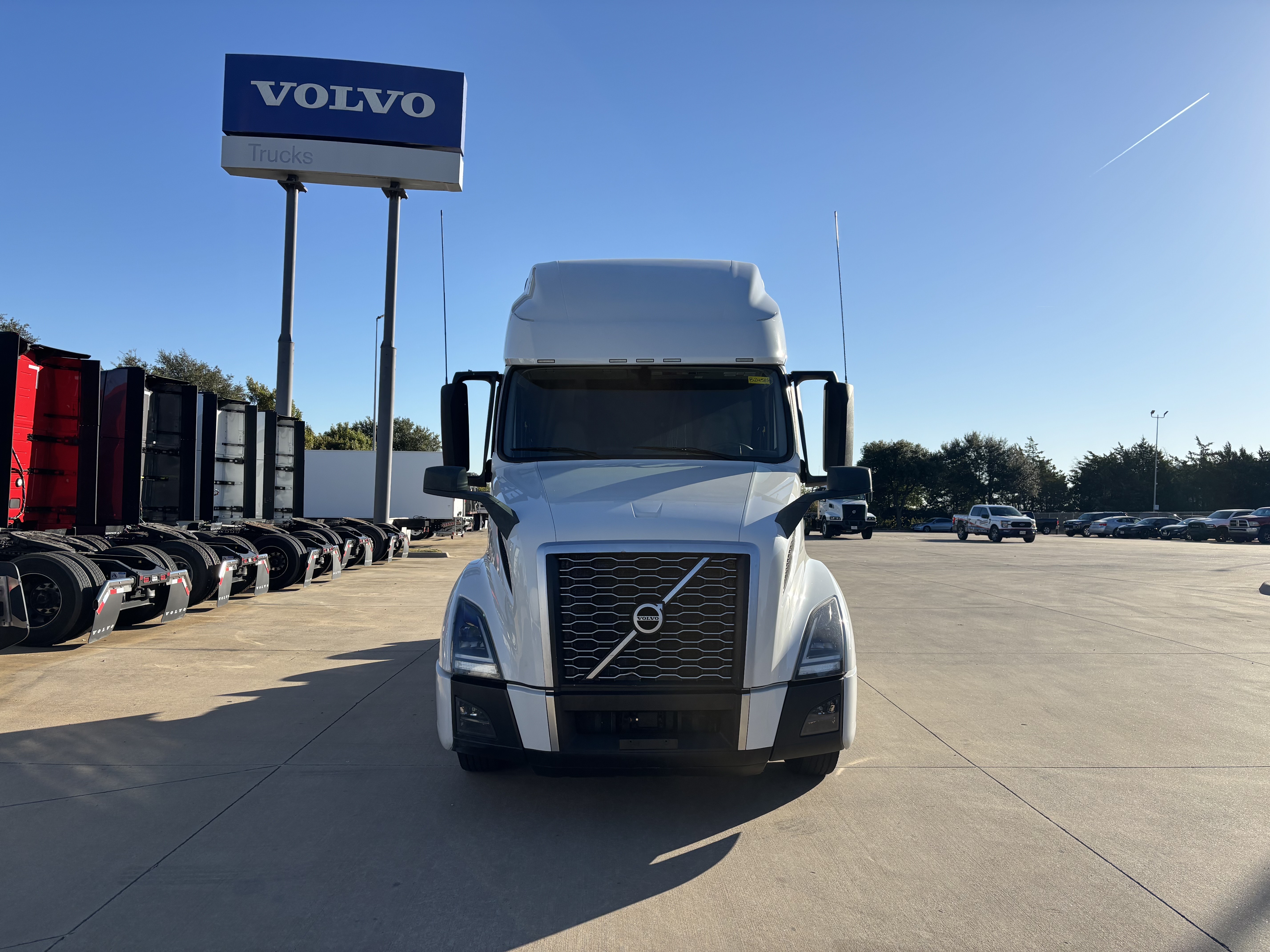 2023 Volvo - image 2