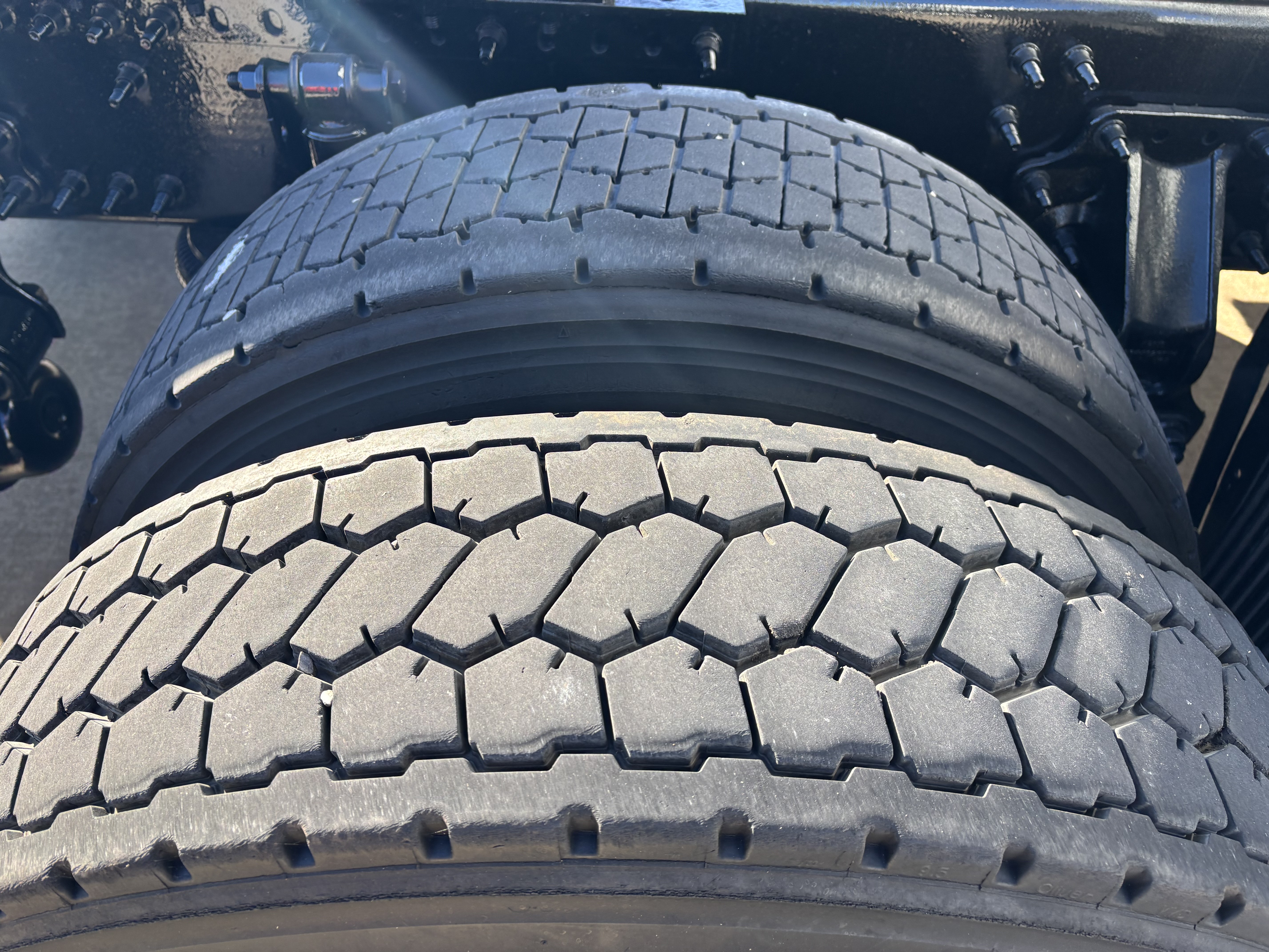 2023 Volvo - image 12