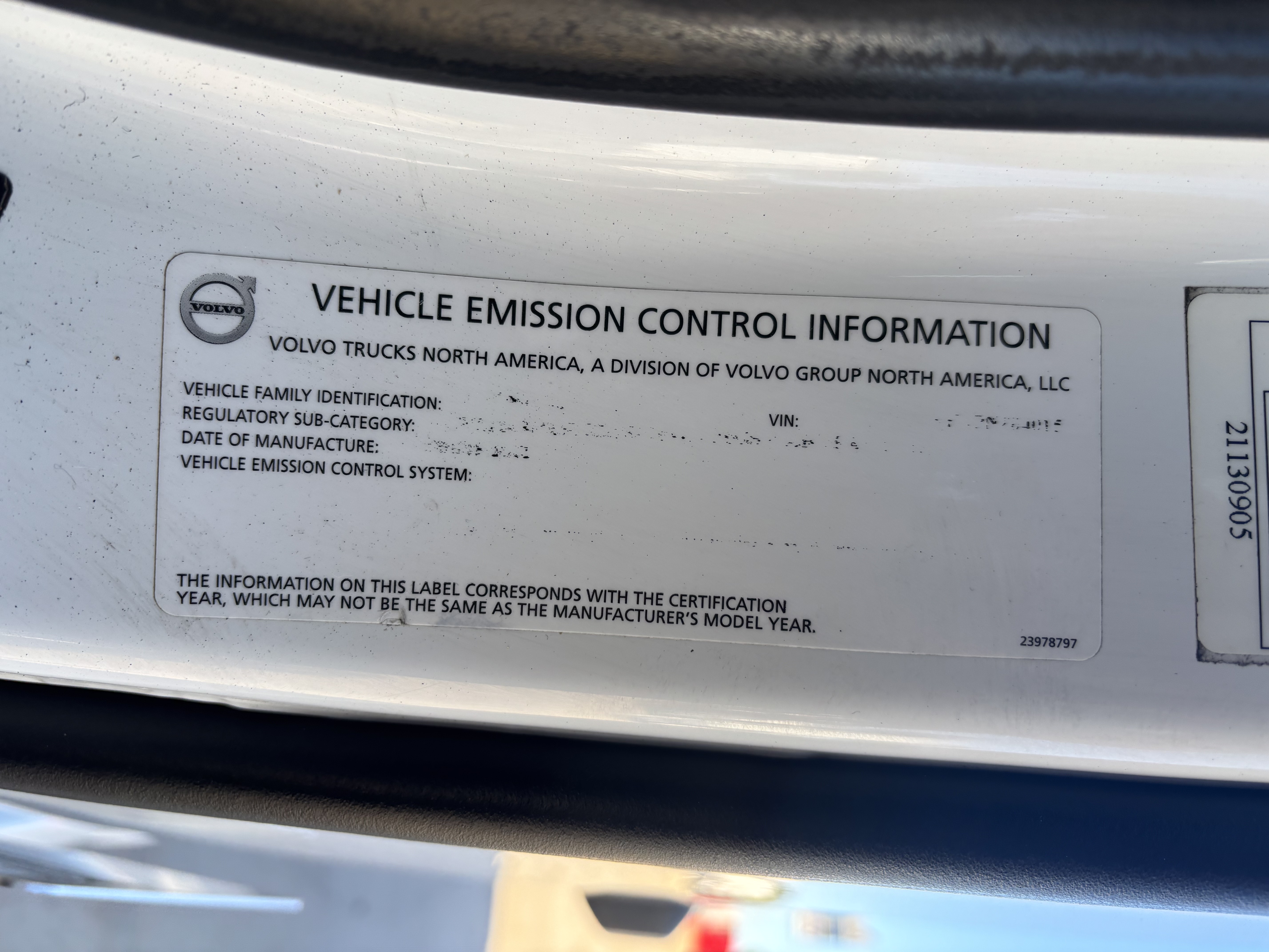 2023 Volvo - image 32