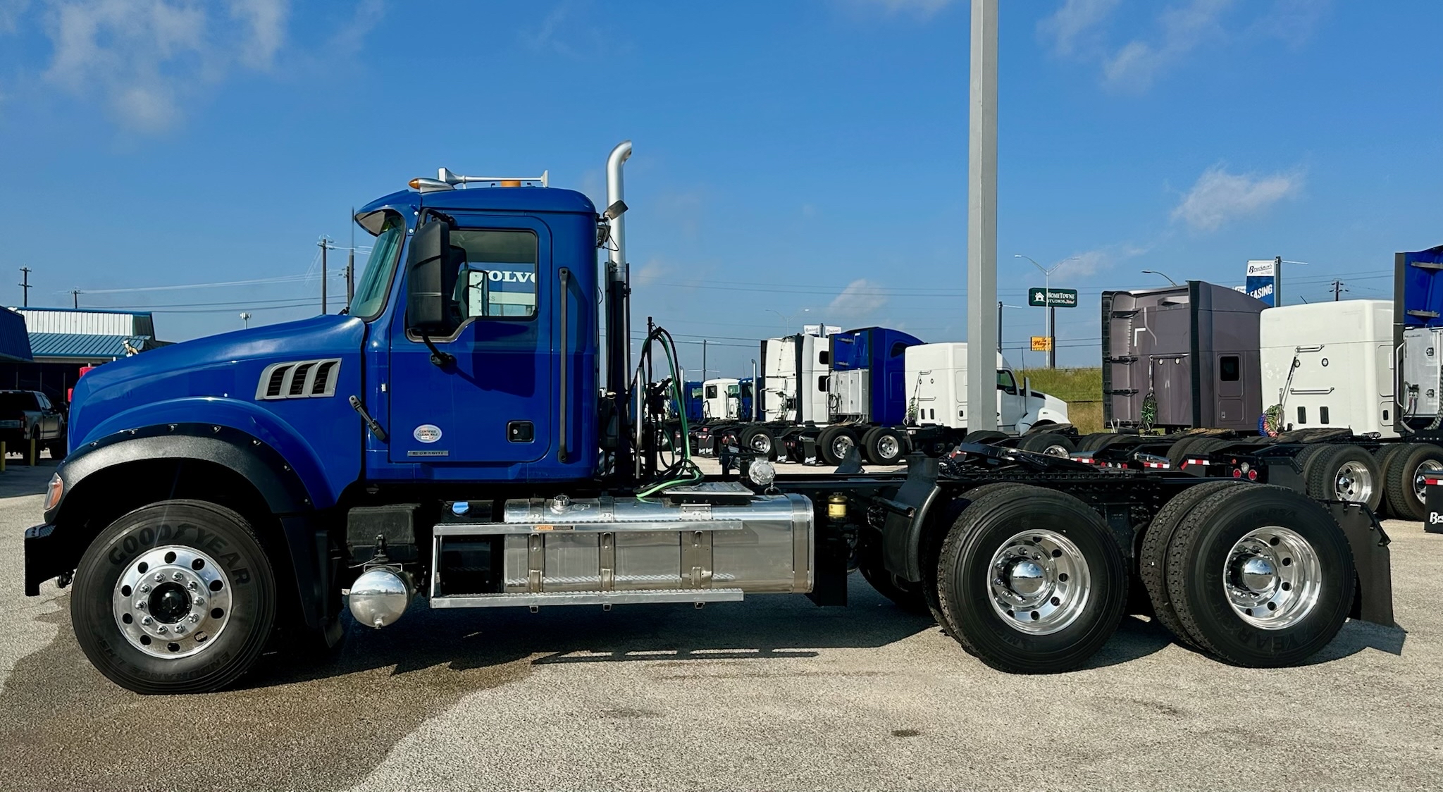 2023 Mack Granite - image 4