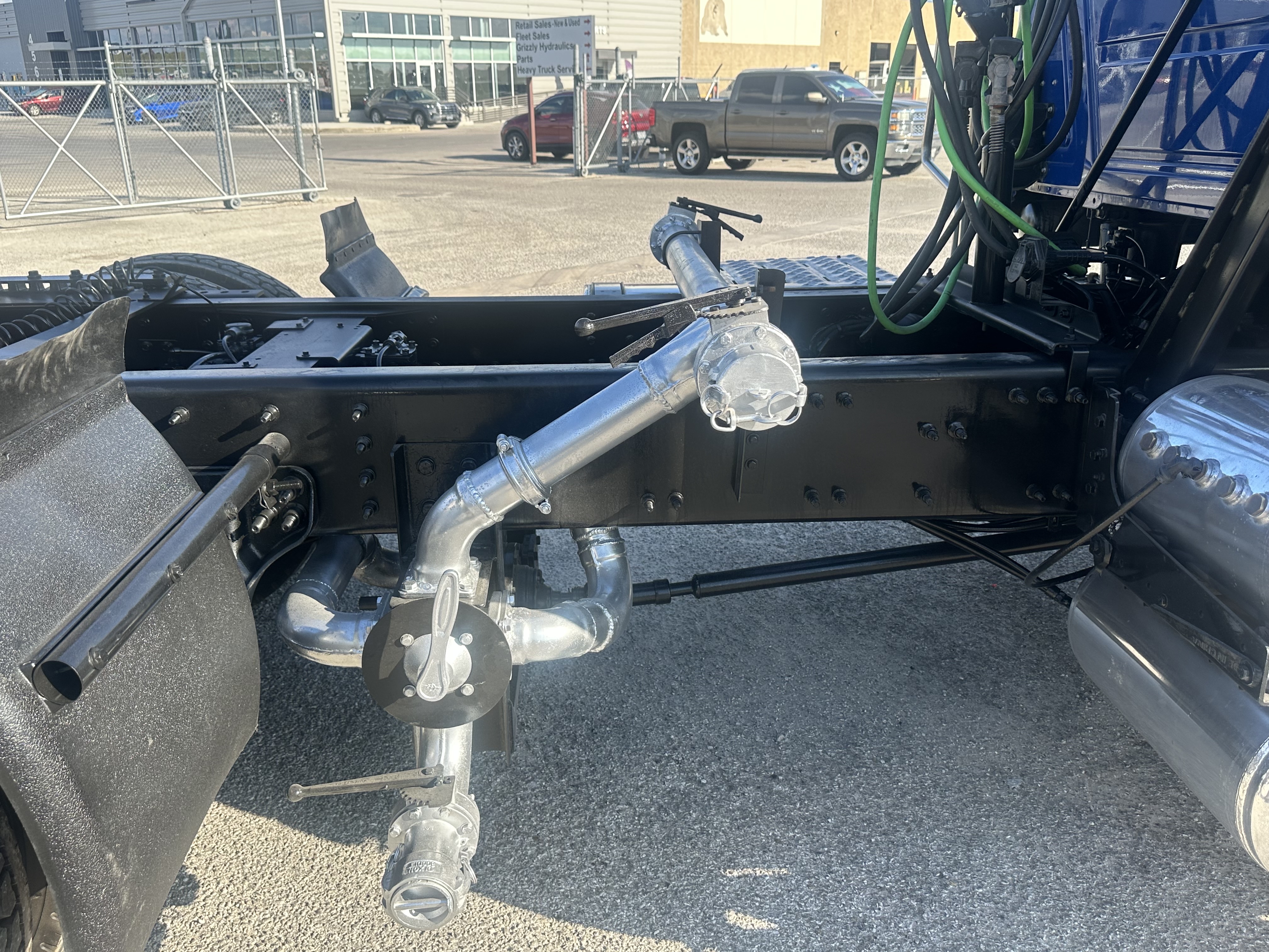 2024 Mack Granite - image 9