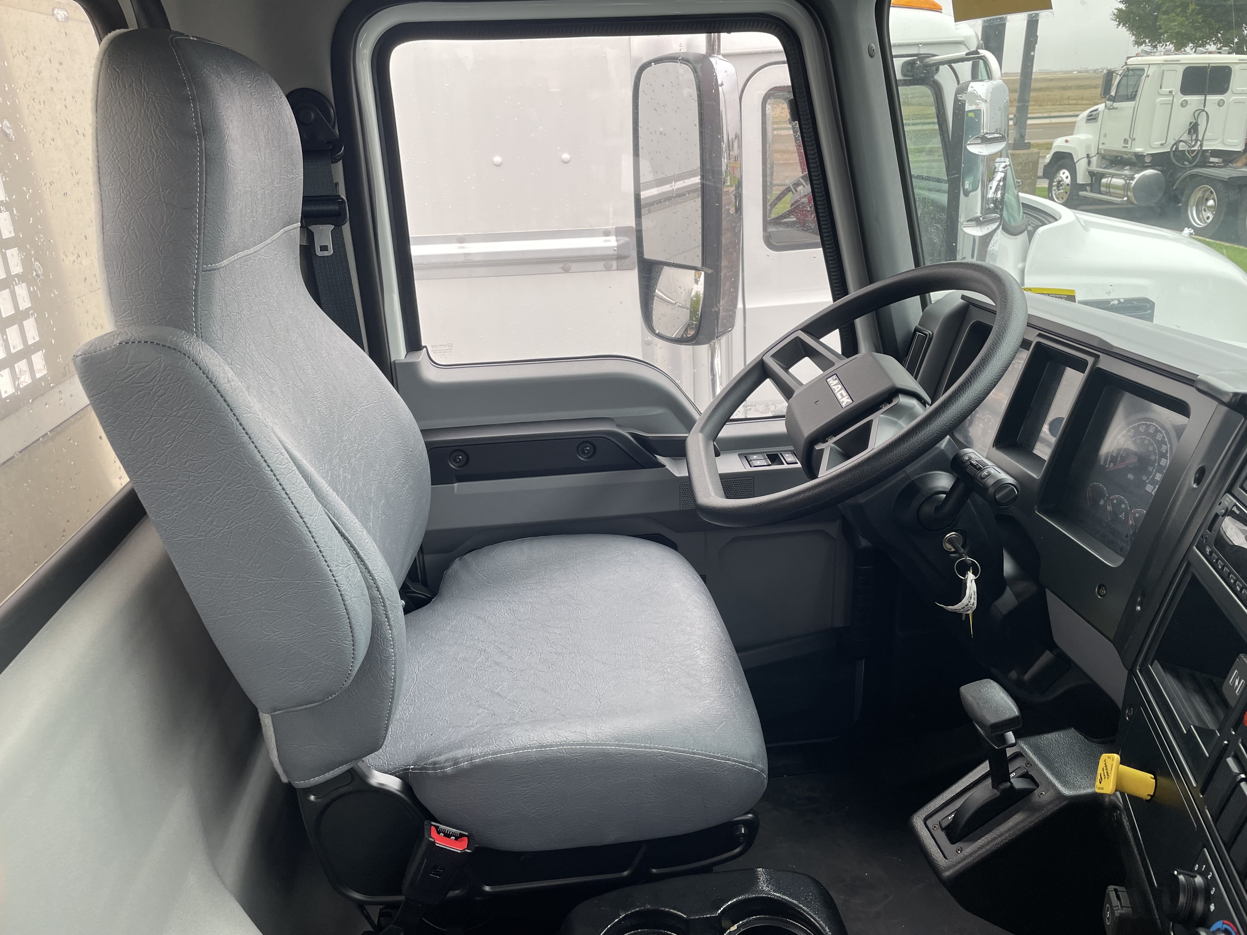 2025 Mack - image 13