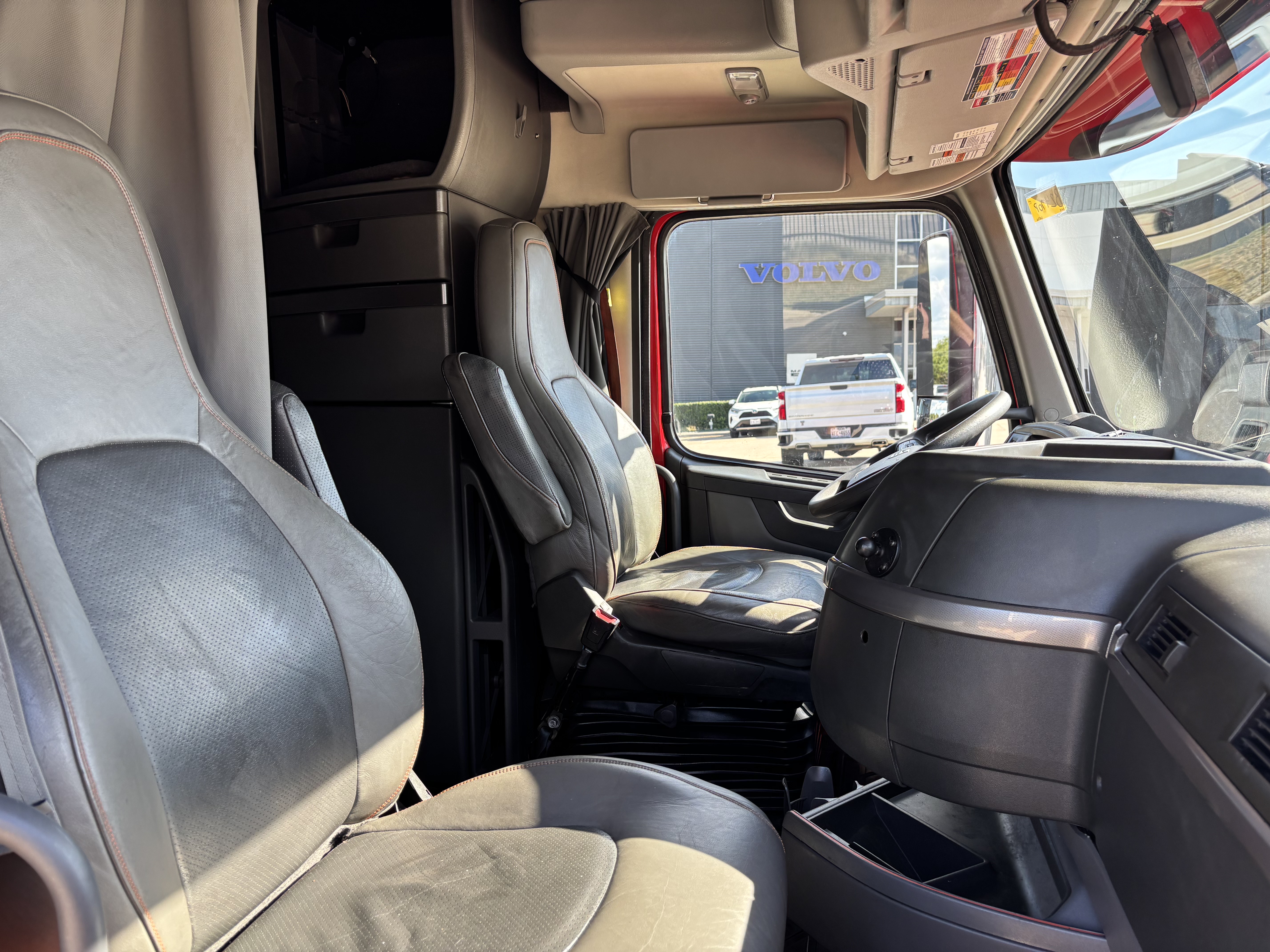 2023 Volvo - image 20