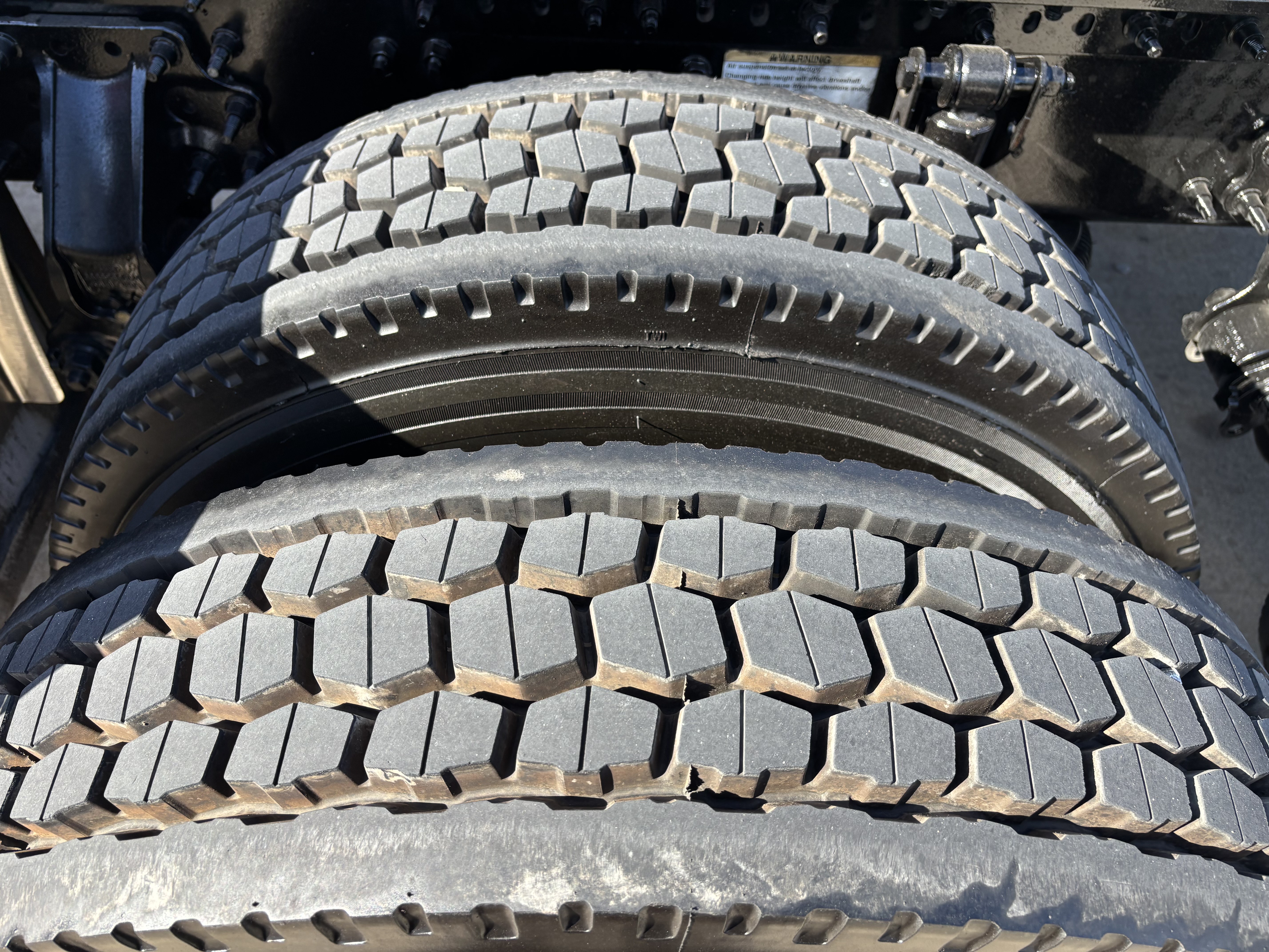 2023 Volvo - image 15