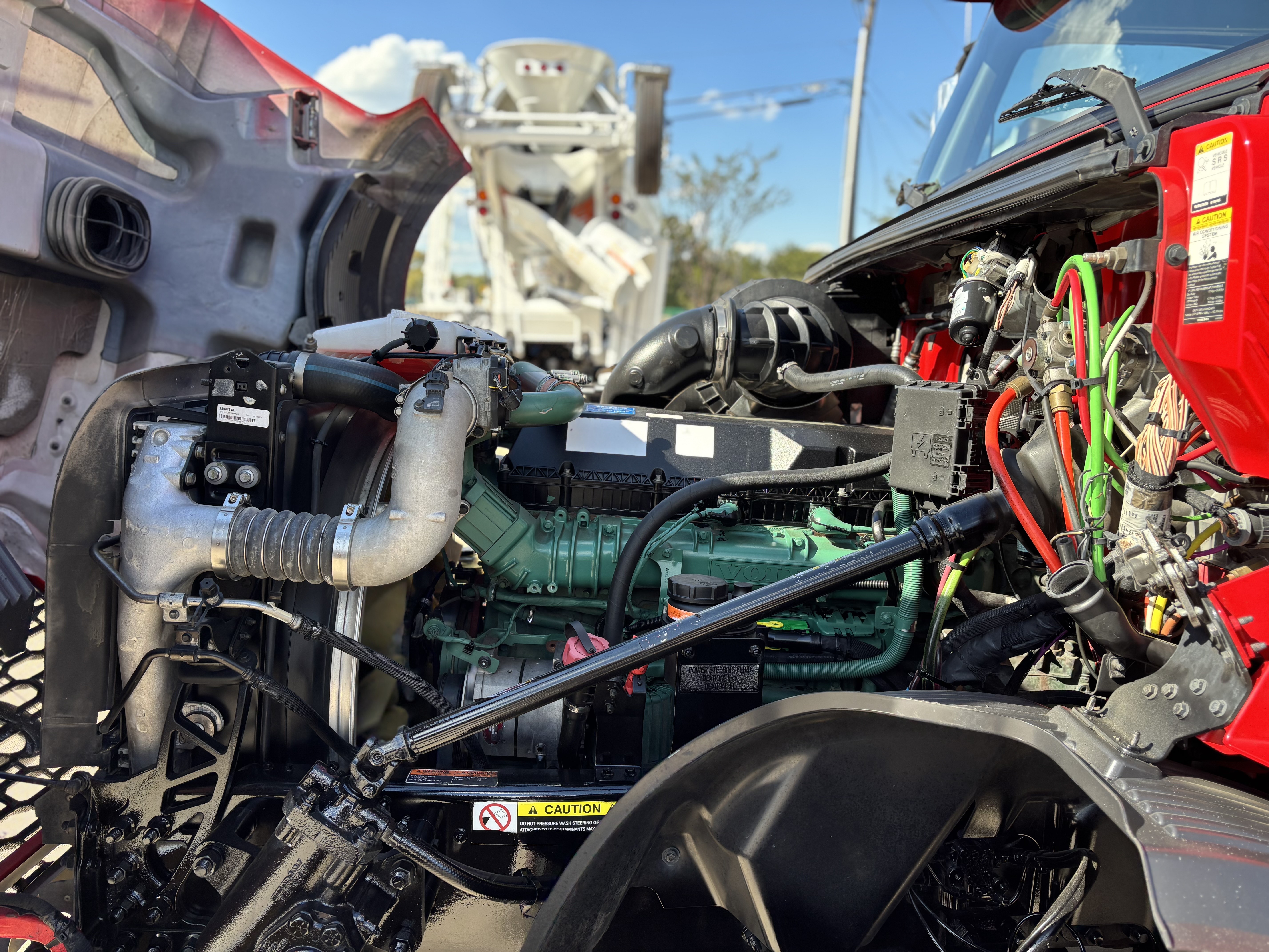 2023 Volvo - image 9