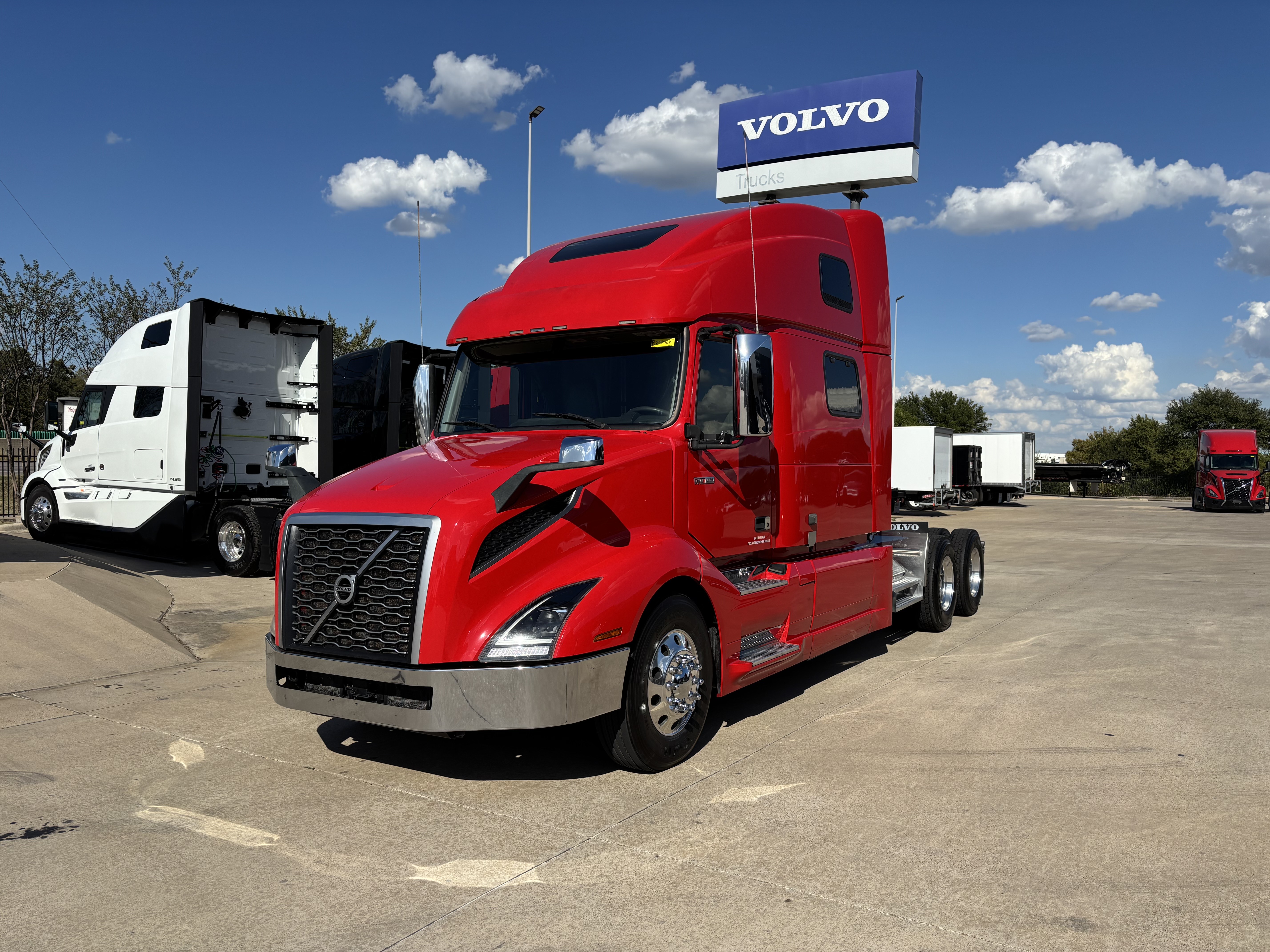 2023 Volvo - image 1