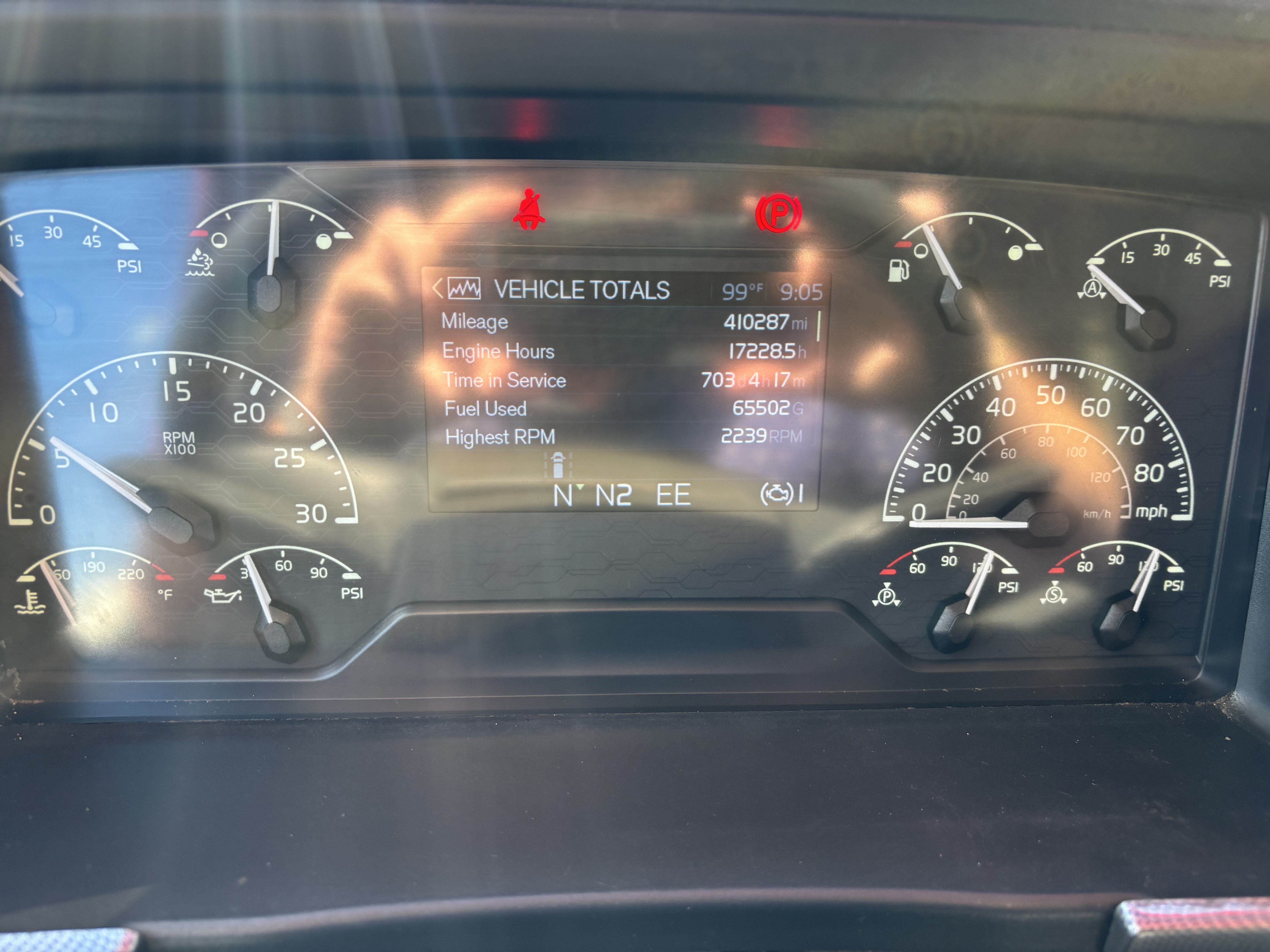 2023 Volvo - image 31