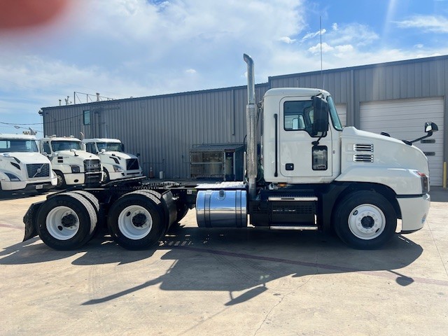 2020 Mack - image 5
