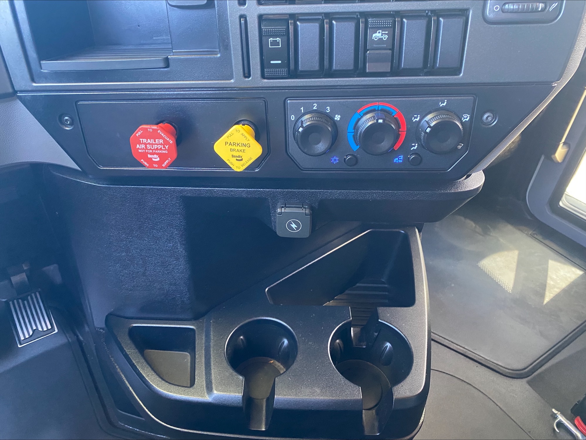 2023 Mack - image 18