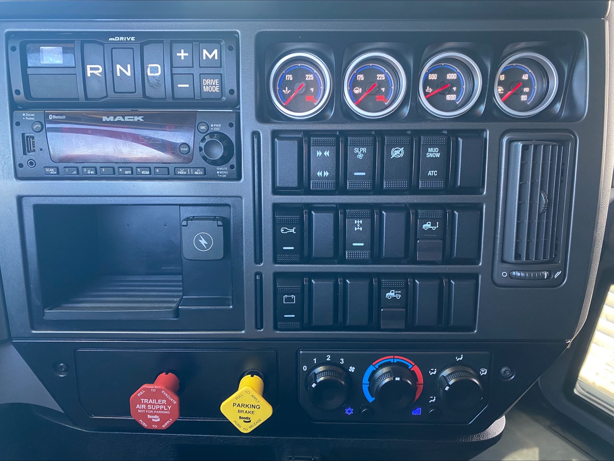 2023 Mack - image 17